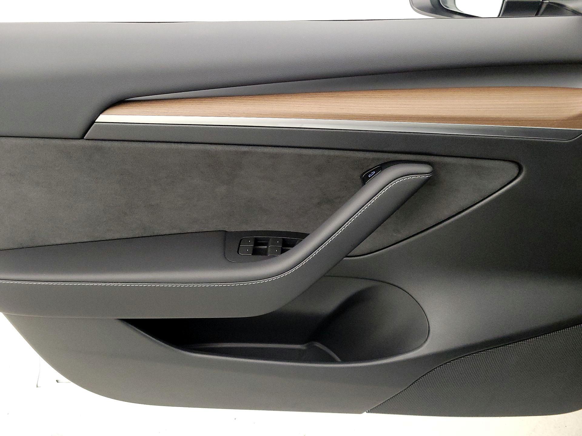 Thumbnail: 2023 Tesla Model 3 - 12