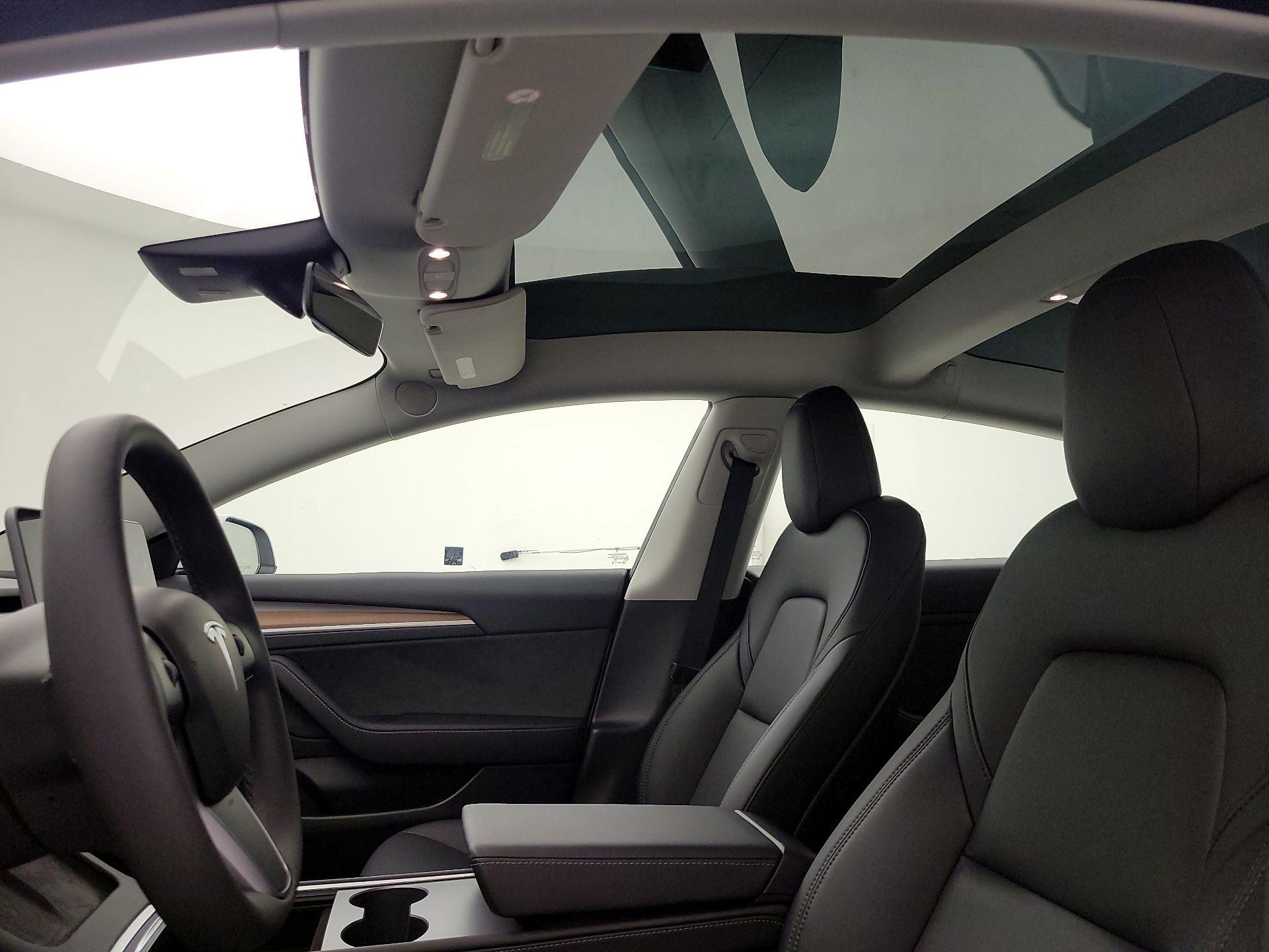 Thumbnail: 2023 Tesla Model 3 - 18