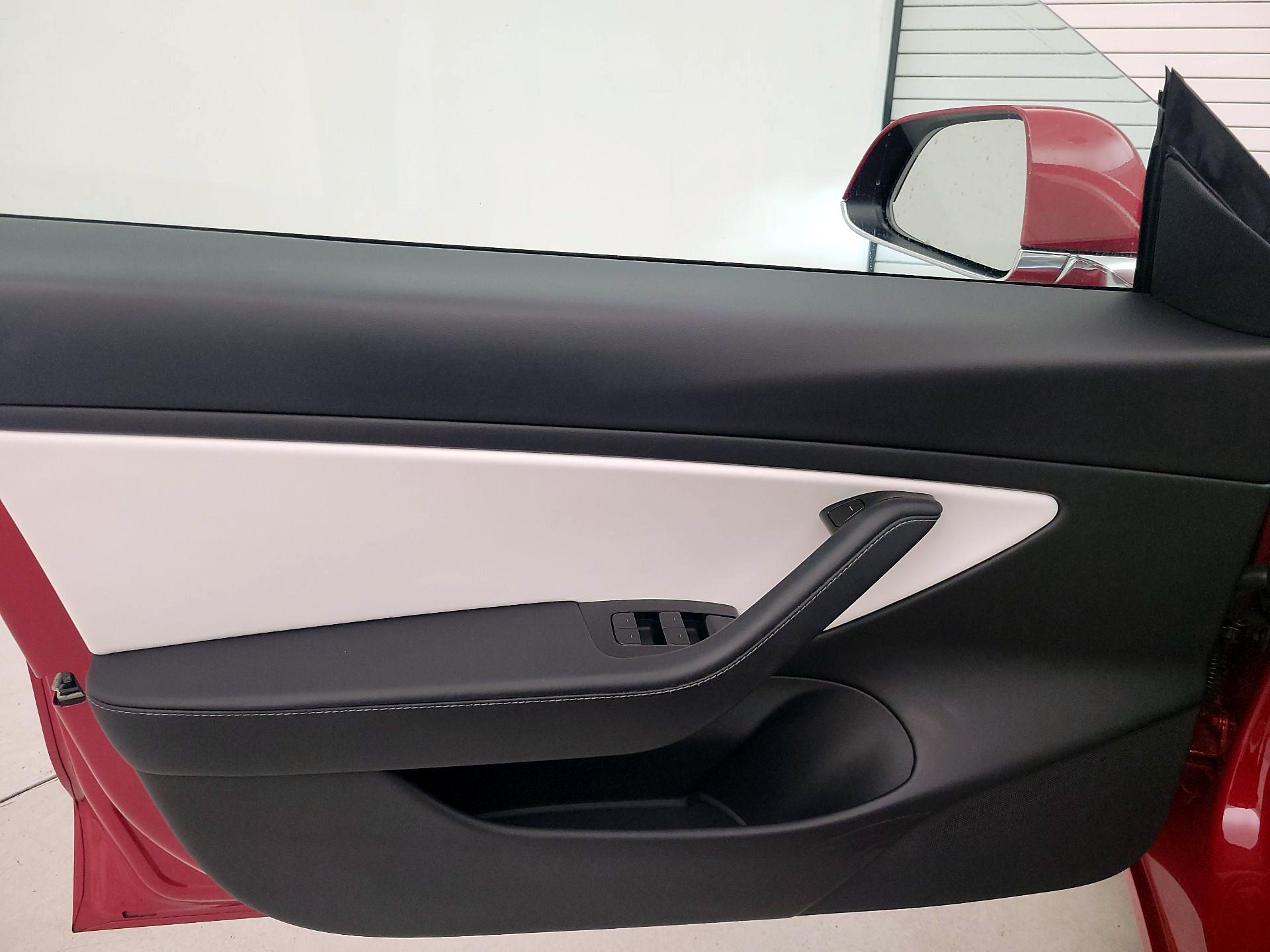 Thumbnail: 2020 Tesla Model 3 - 12