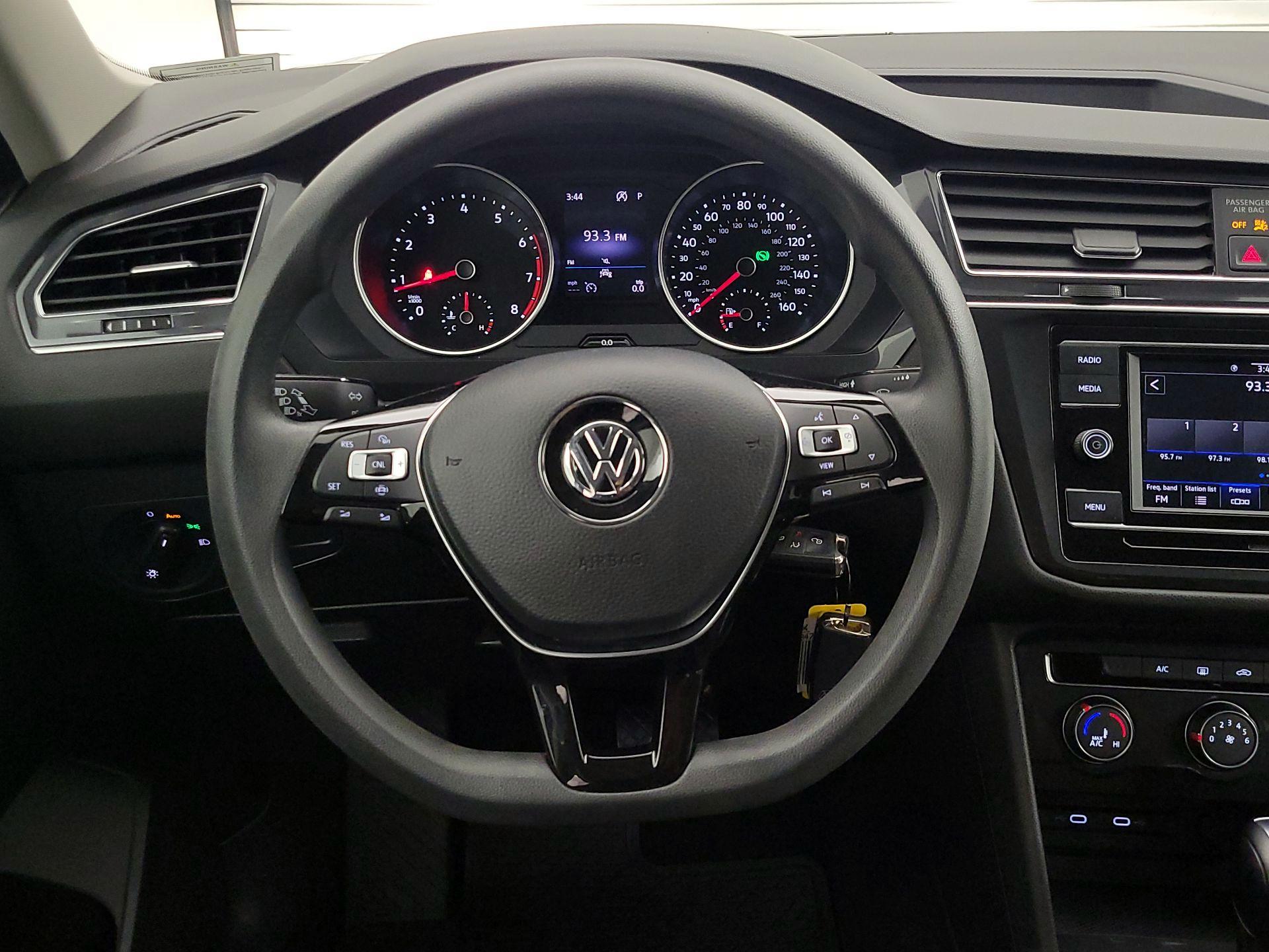 Thumbnail: 2021 Volkswagen Tiguan - 10
