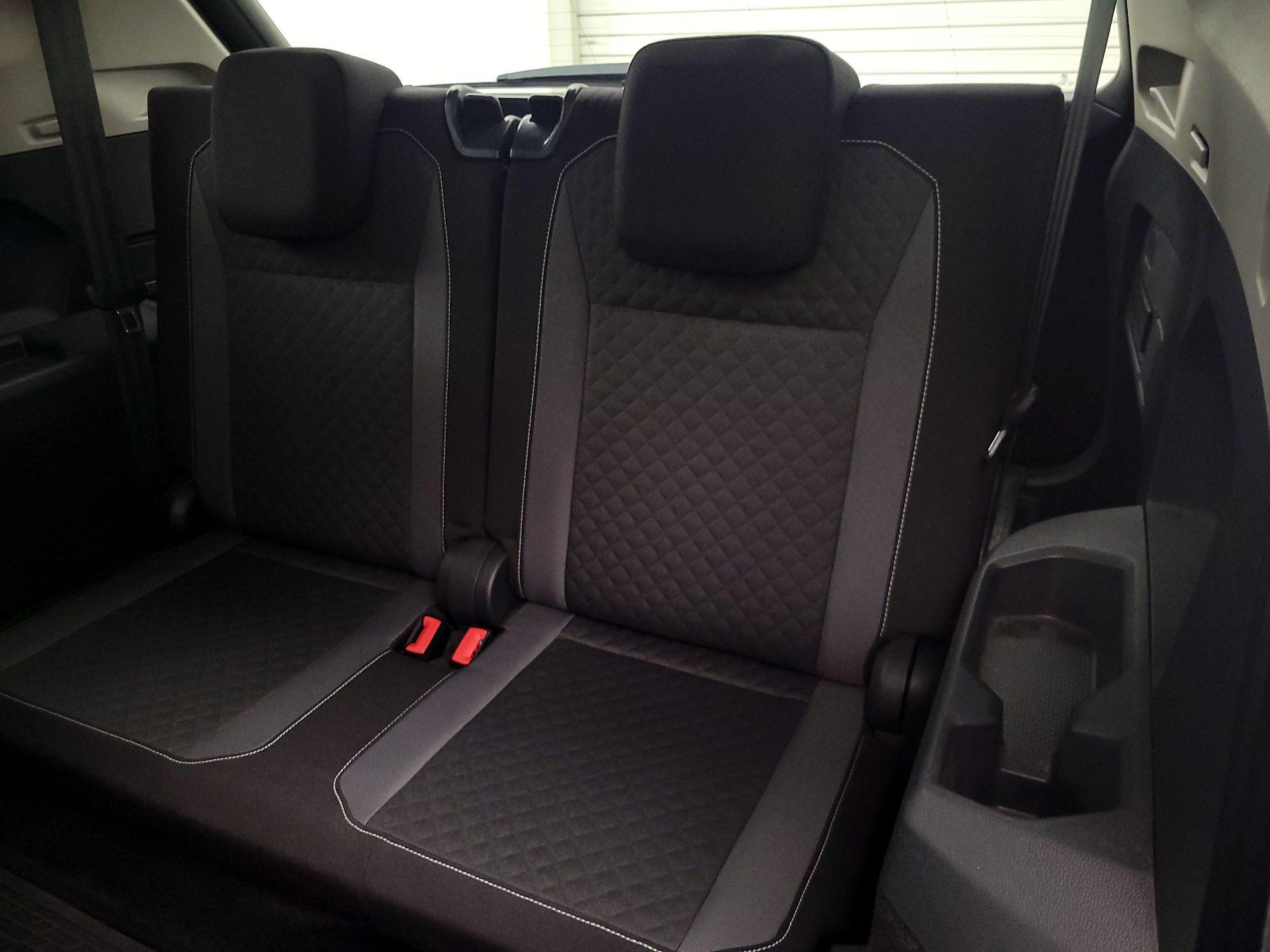 Thumbnail: 2021 Volkswagen Tiguan - 20