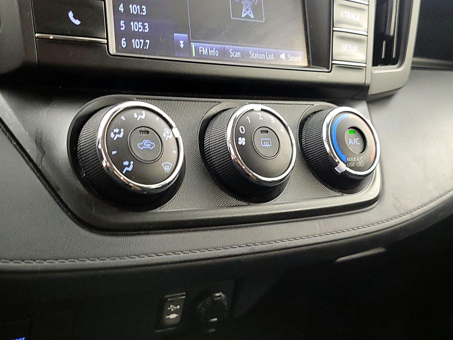 Thumbnail: 2017 Toyota RAV4 - 16