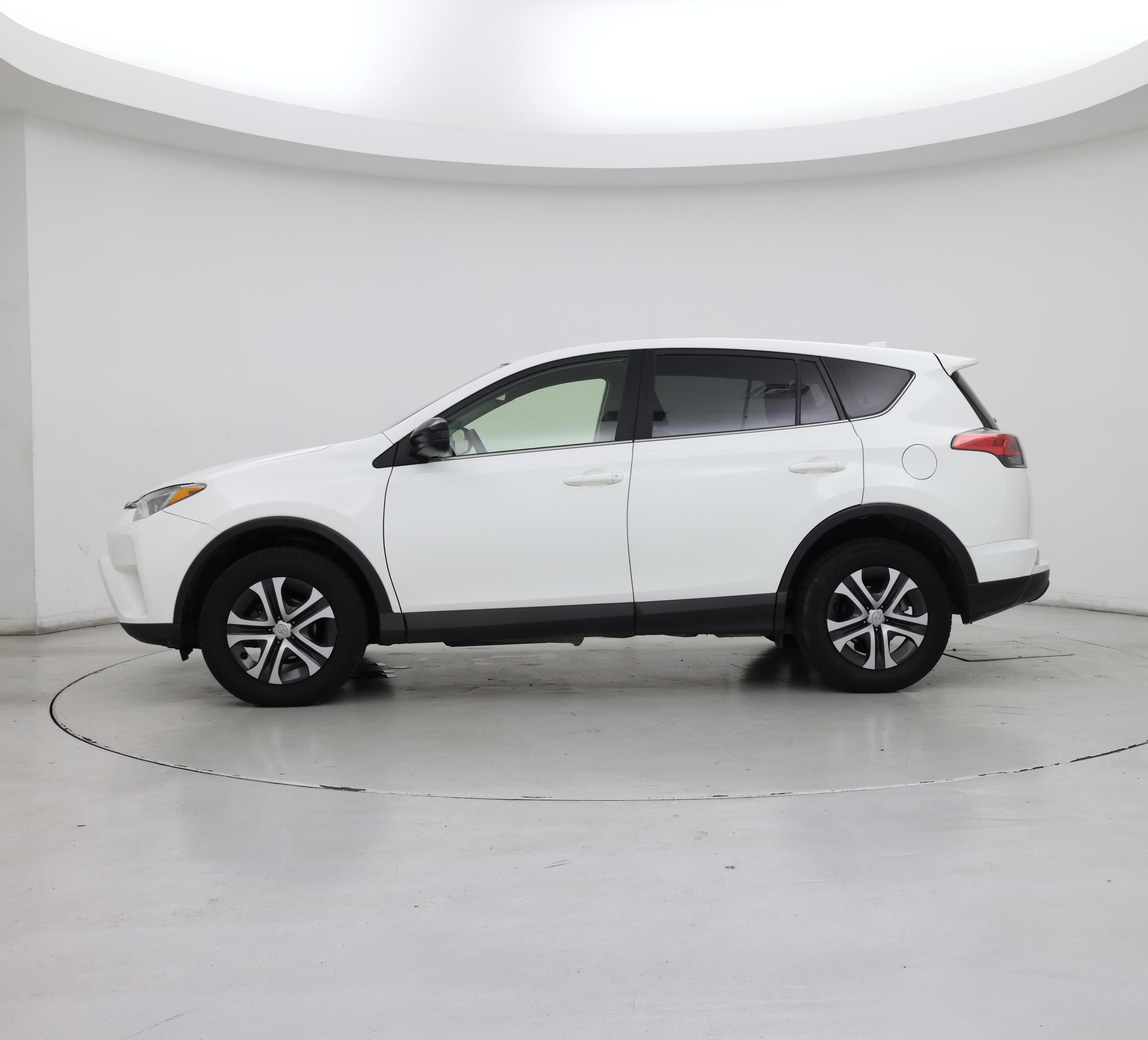 Thumbnail: 2017 Toyota RAV4 - 3