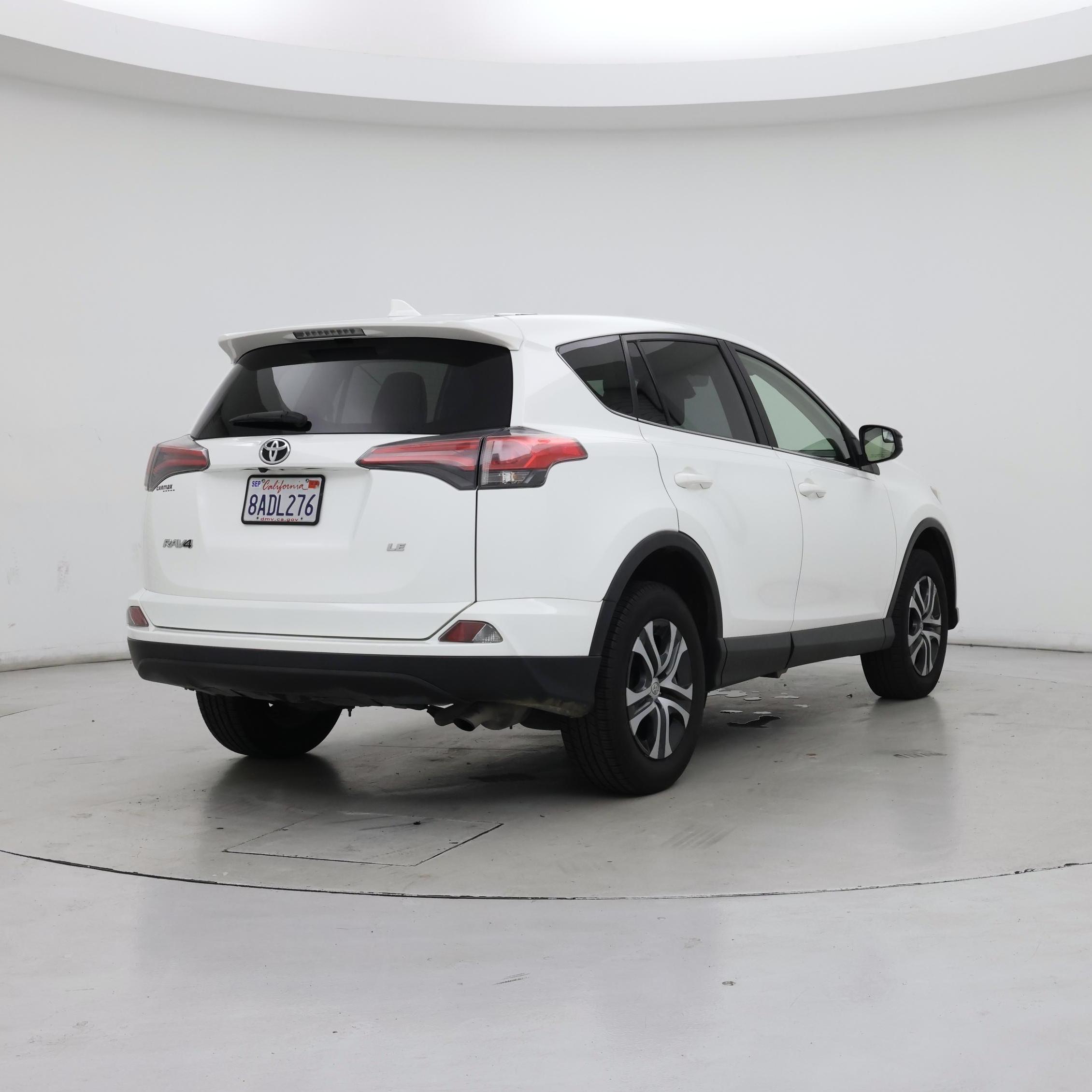 Thumbnail: 2017 Toyota RAV4 - 8