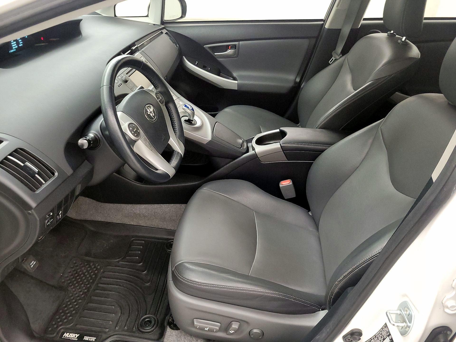 Thumbnail: 2015 Toyota Prius - 11