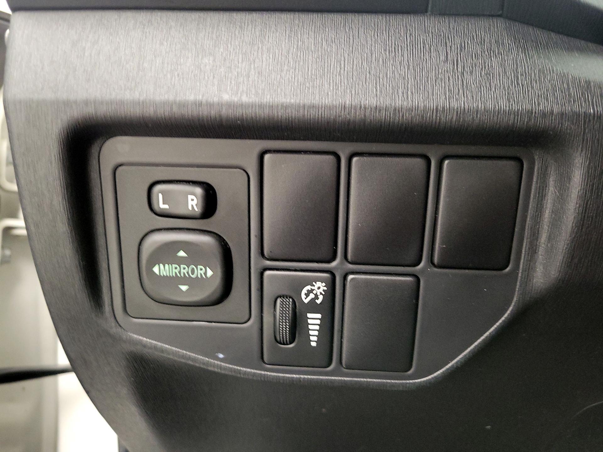 Thumbnail: 2015 Toyota Prius - 13