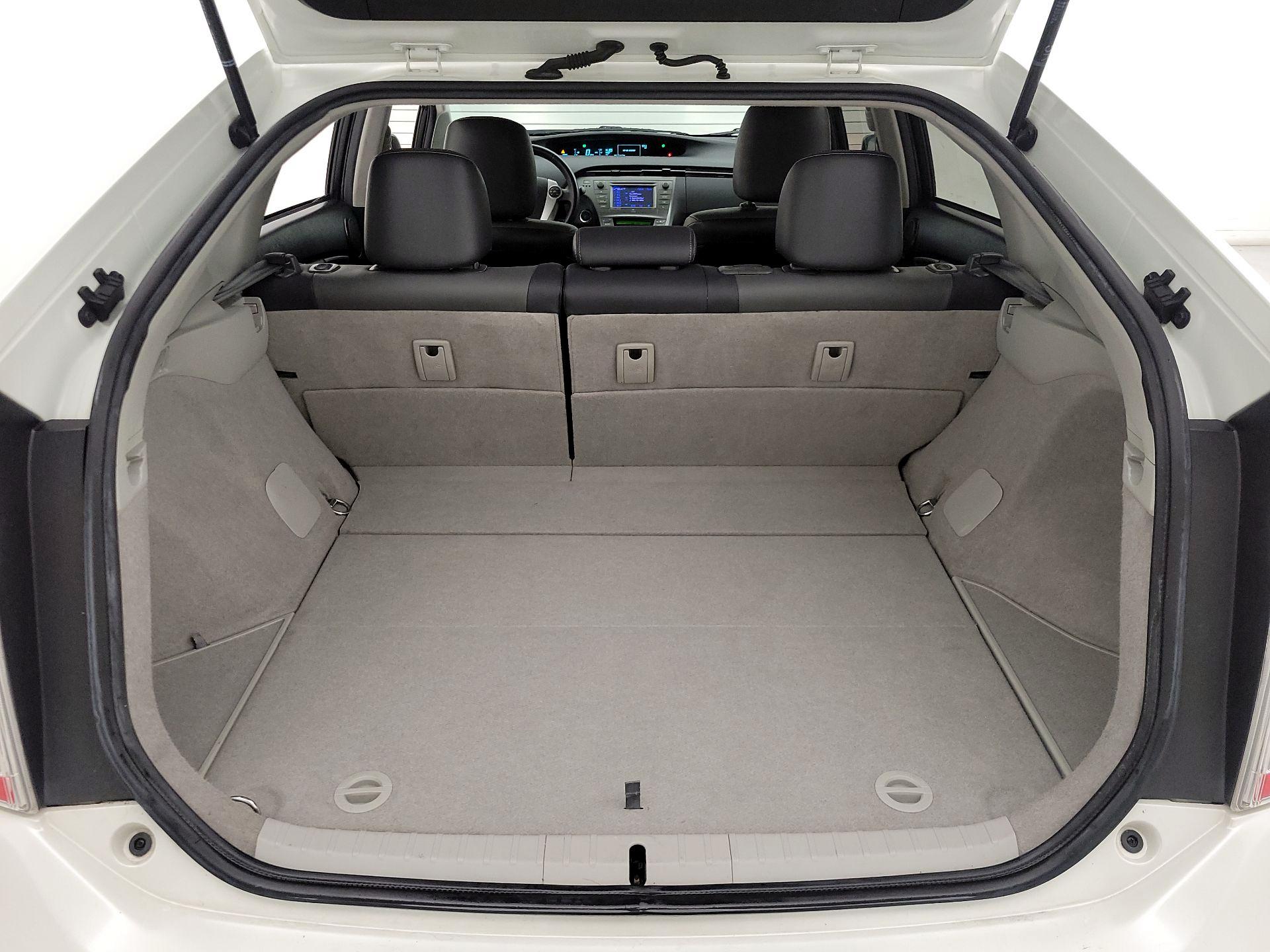 Thumbnail: 2015 Toyota Prius - 20