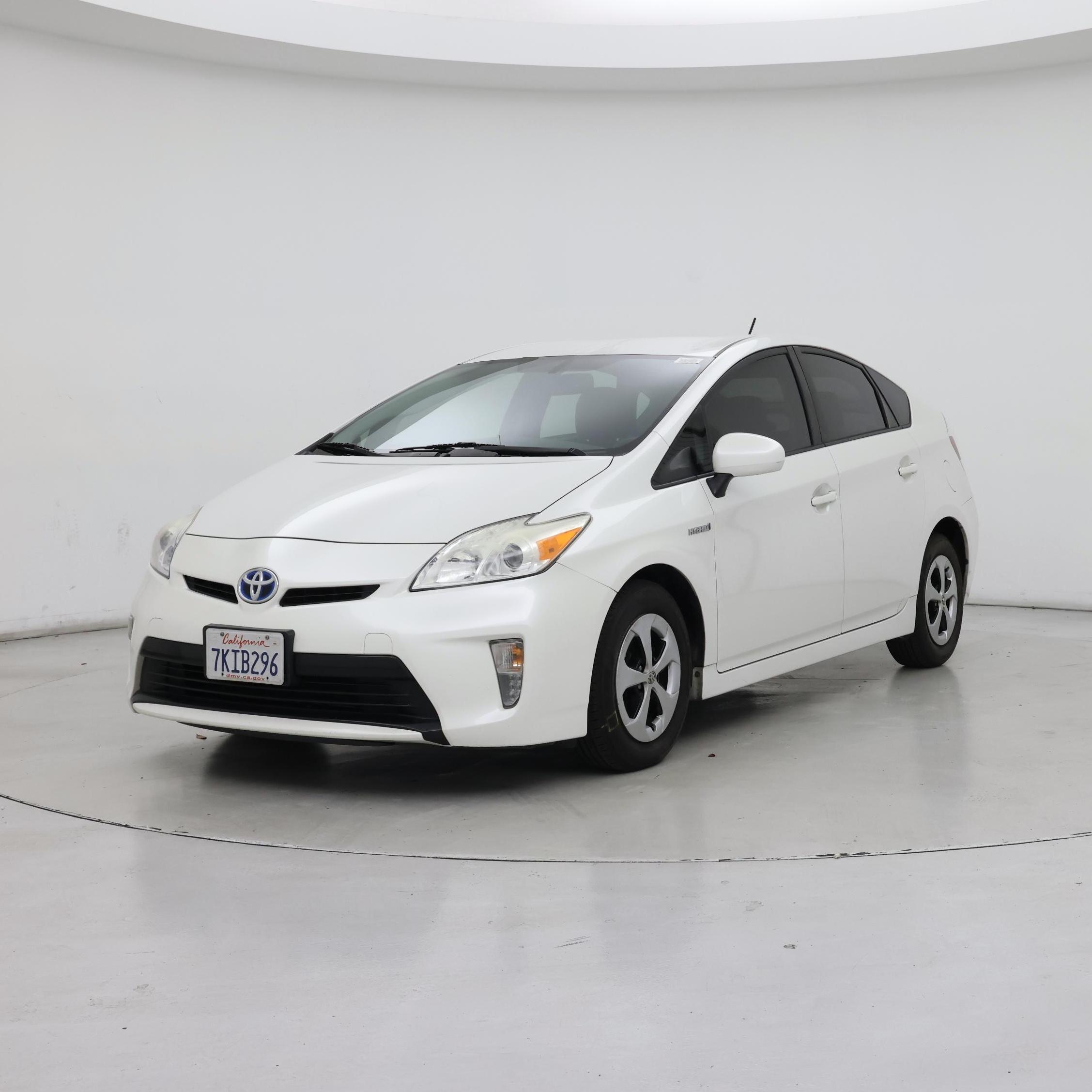 Thumbnail: 2015 Toyota Prius - 4