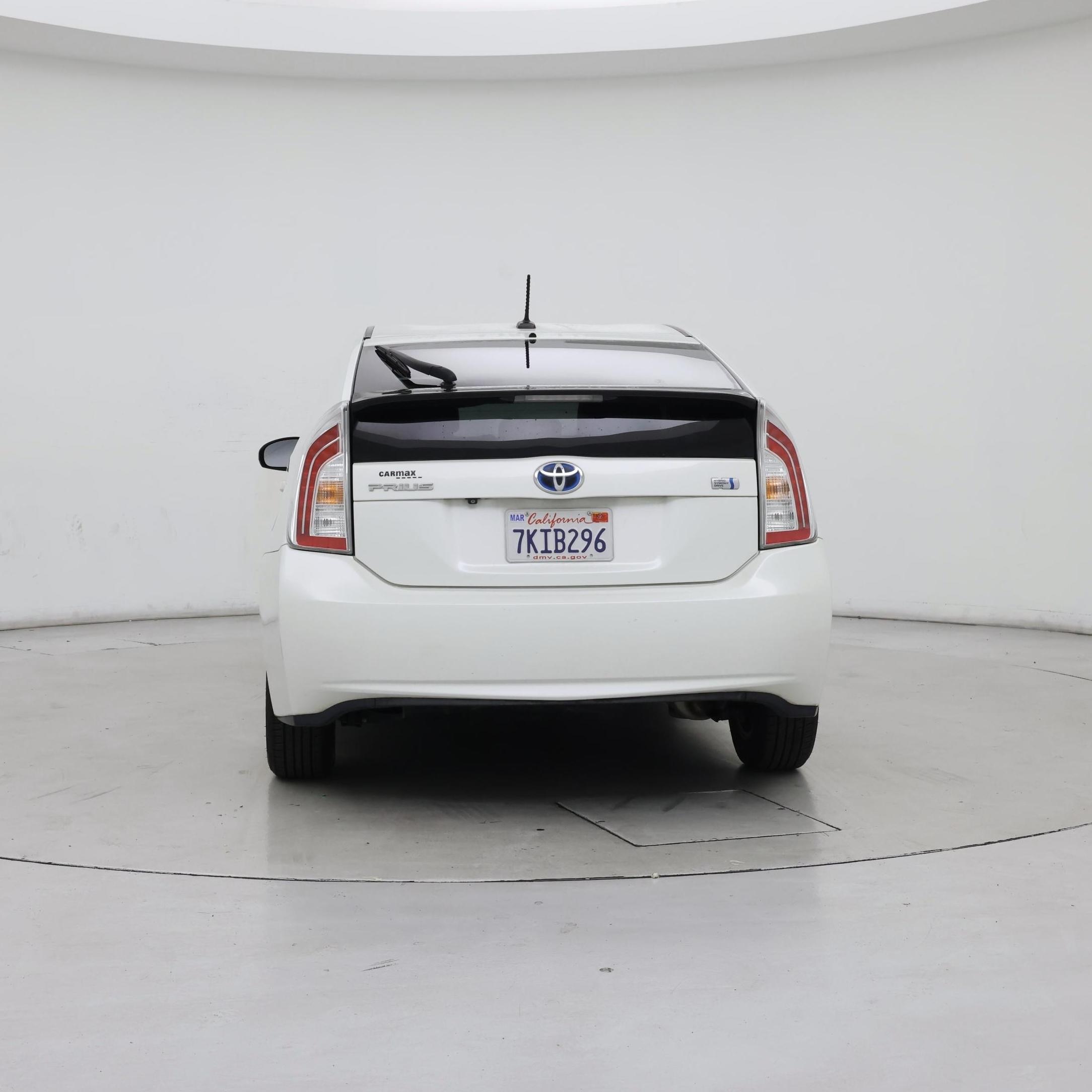 Thumbnail: 2015 Toyota Prius - 6