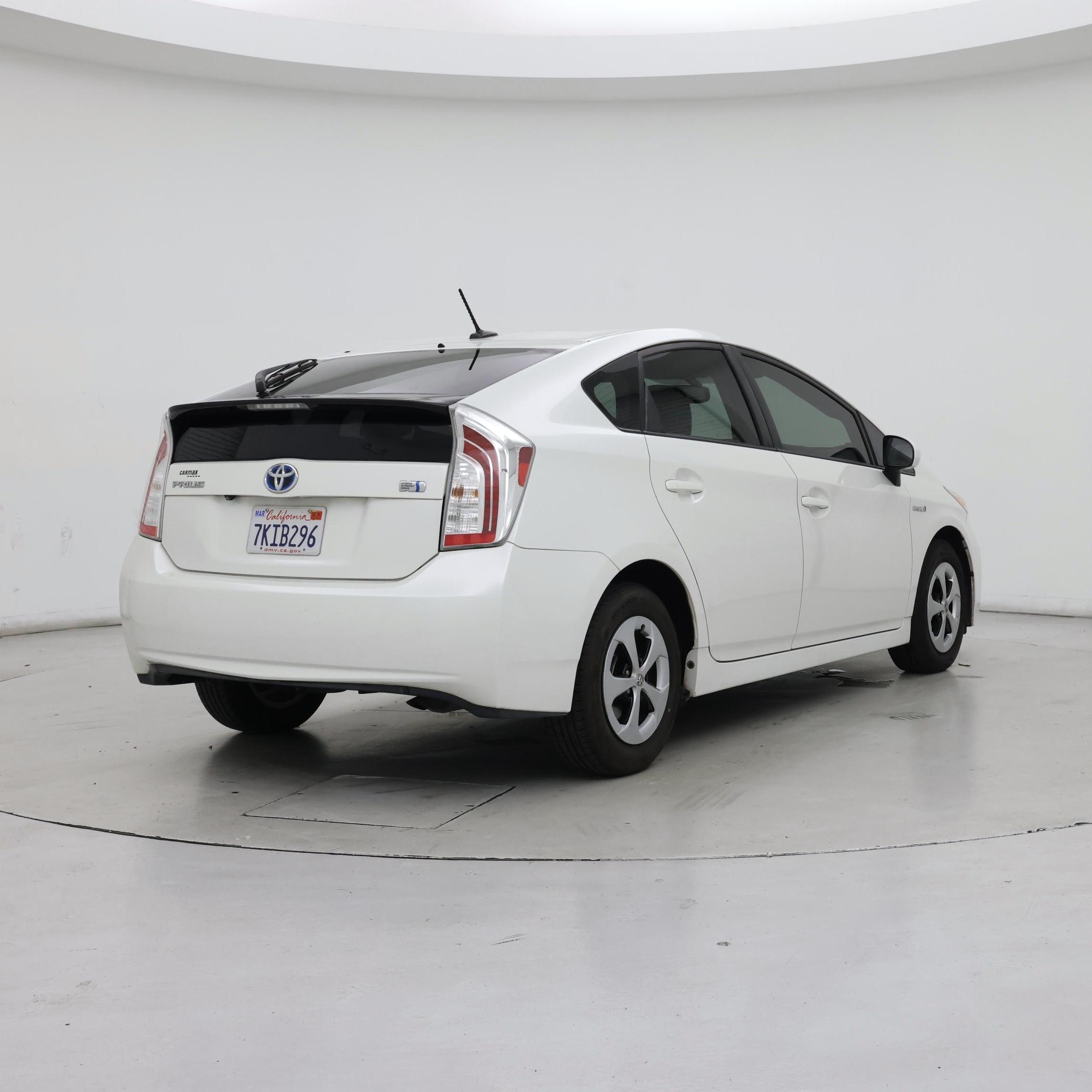Thumbnail: 2015 Toyota Prius - 8