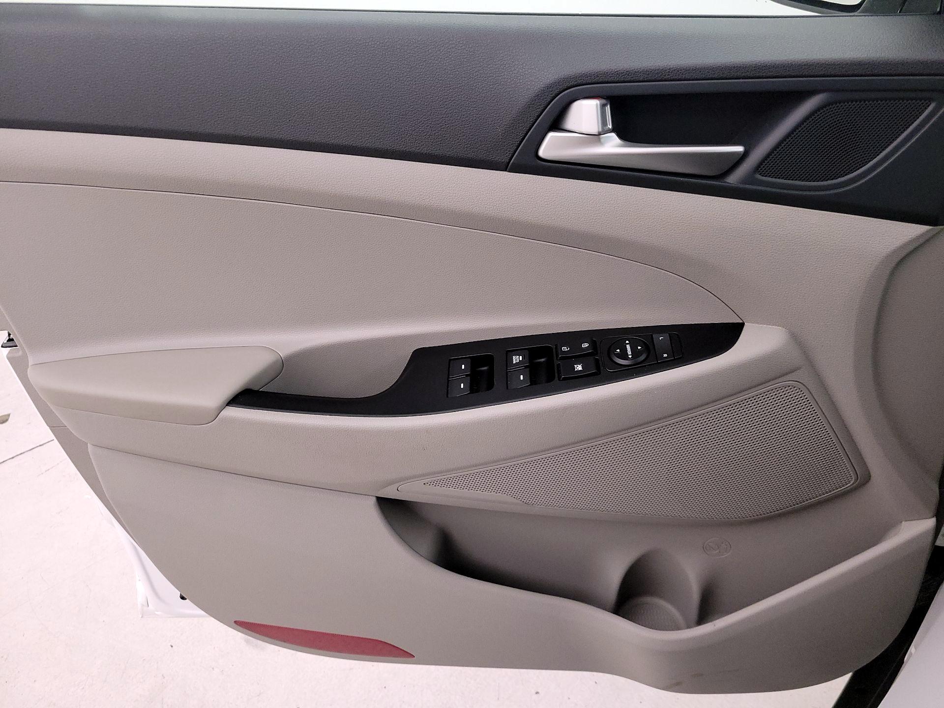 Thumbnail: 2020 Hyundai Tucson - 12