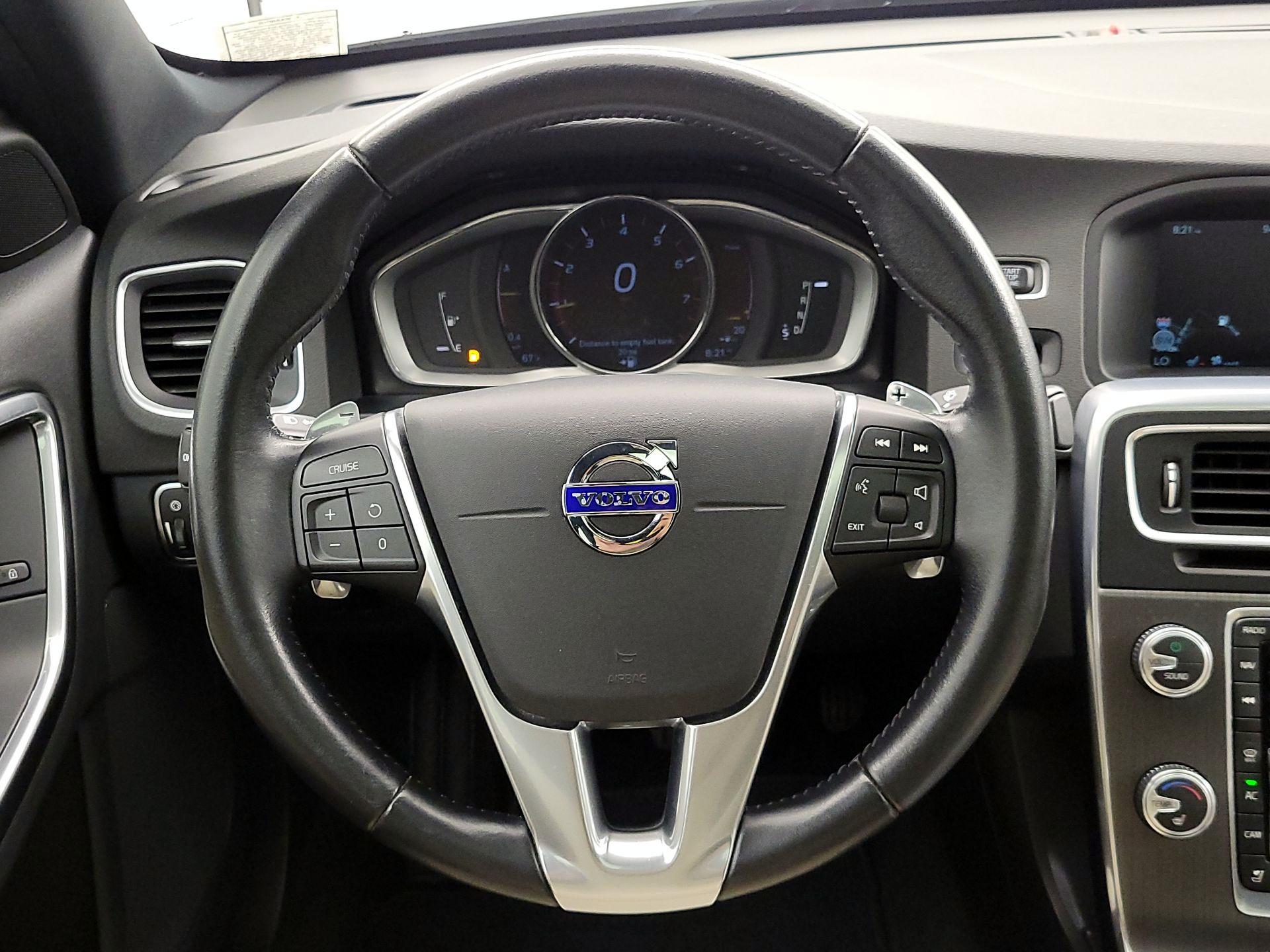 Thumbnail: 2016 Volvo S60 - 10