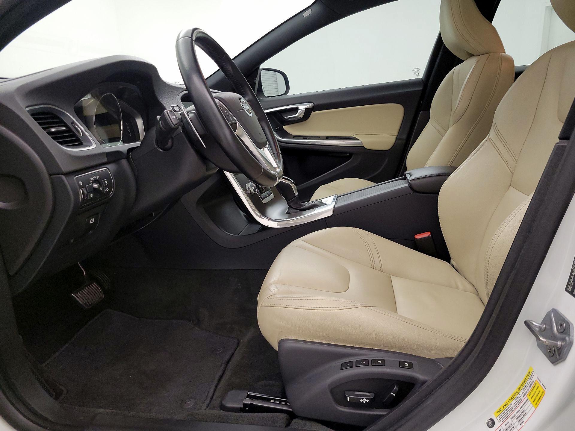 Thumbnail: 2016 Volvo S60 - 11