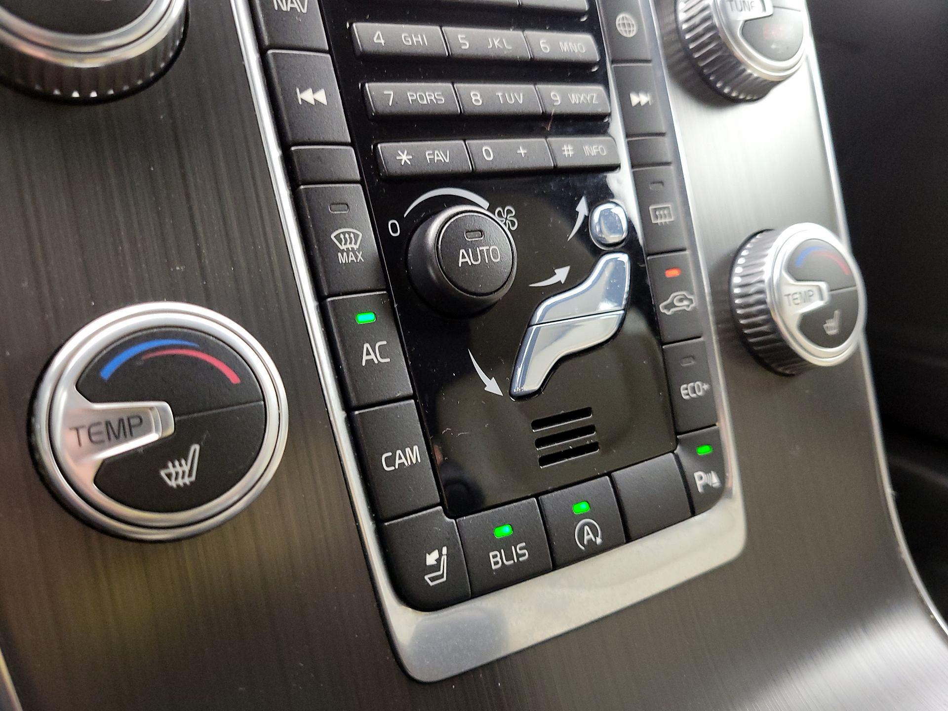 Thumbnail: 2016 Volvo S60 - 17