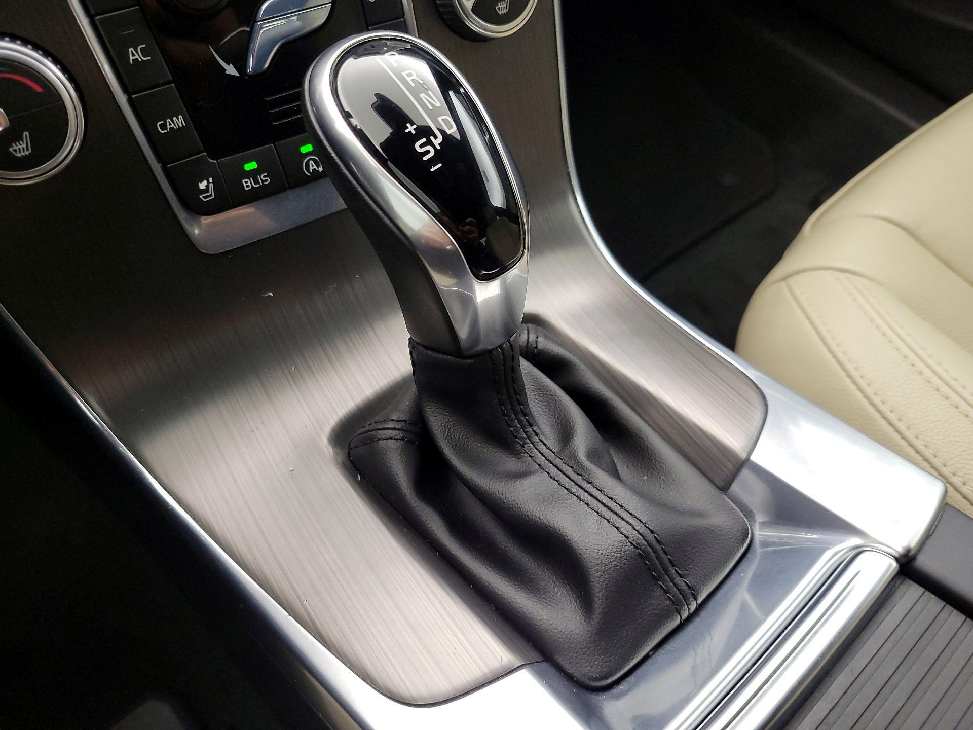 Thumbnail: 2016 Volvo S60 - 18