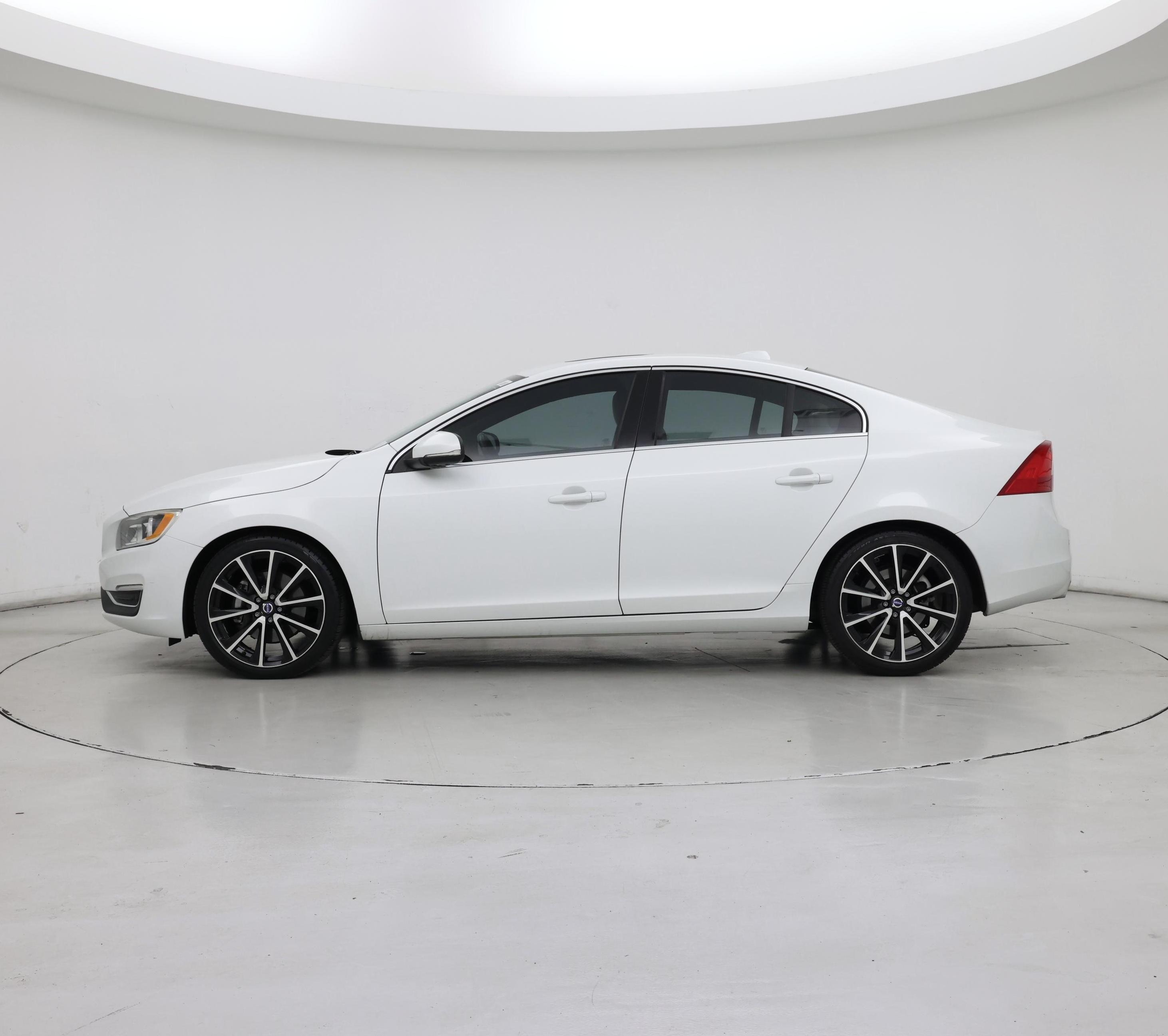 Thumbnail: 2016 Volvo S60 - 3