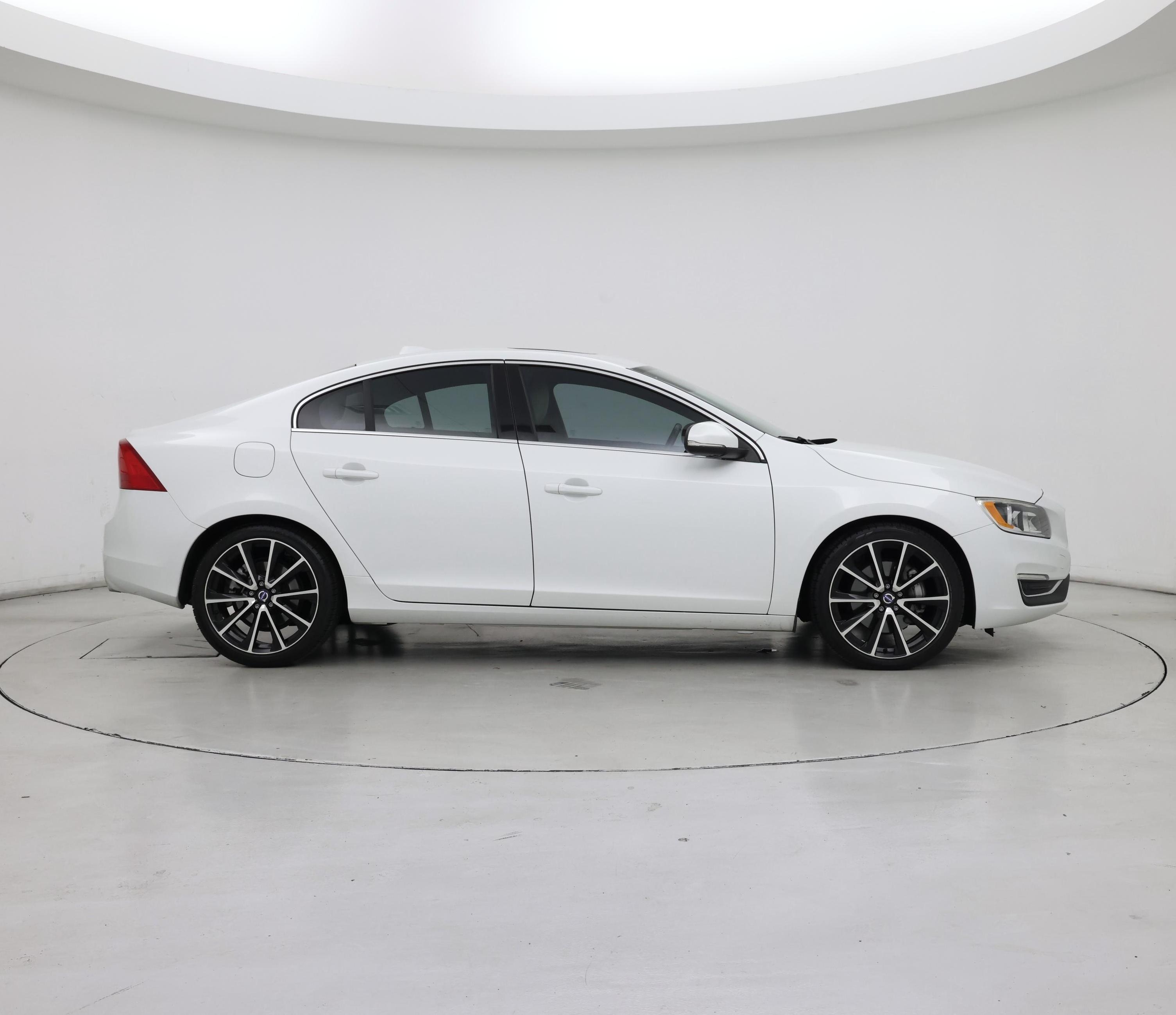 Thumbnail: 2016 Volvo S60 - 7