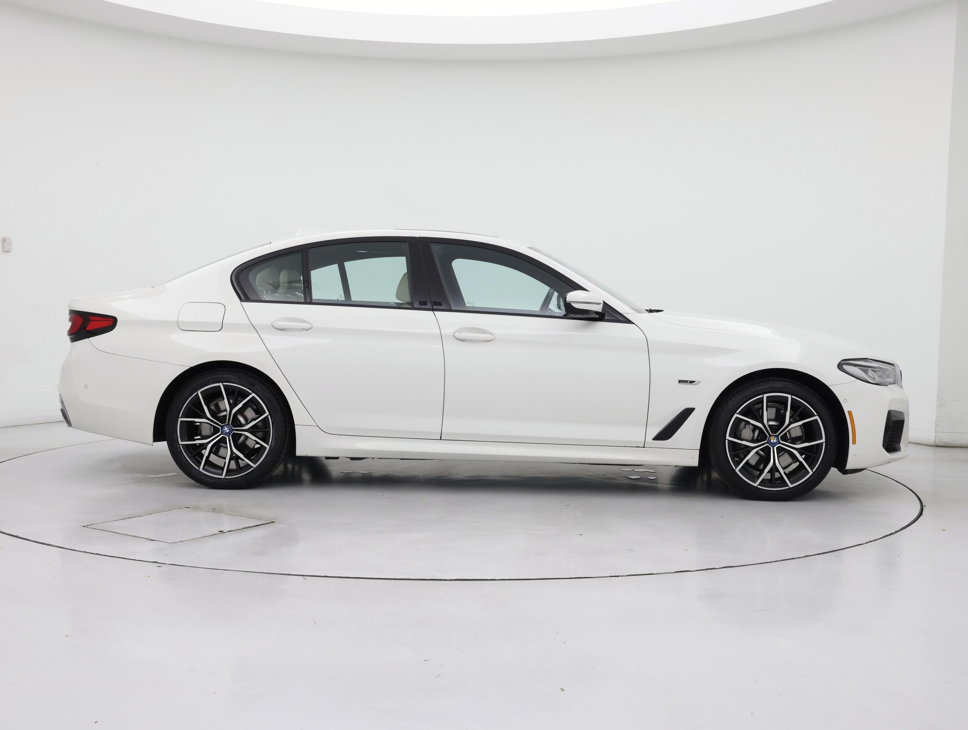 Thumbnail: 2022 BMW 5 Series - 7