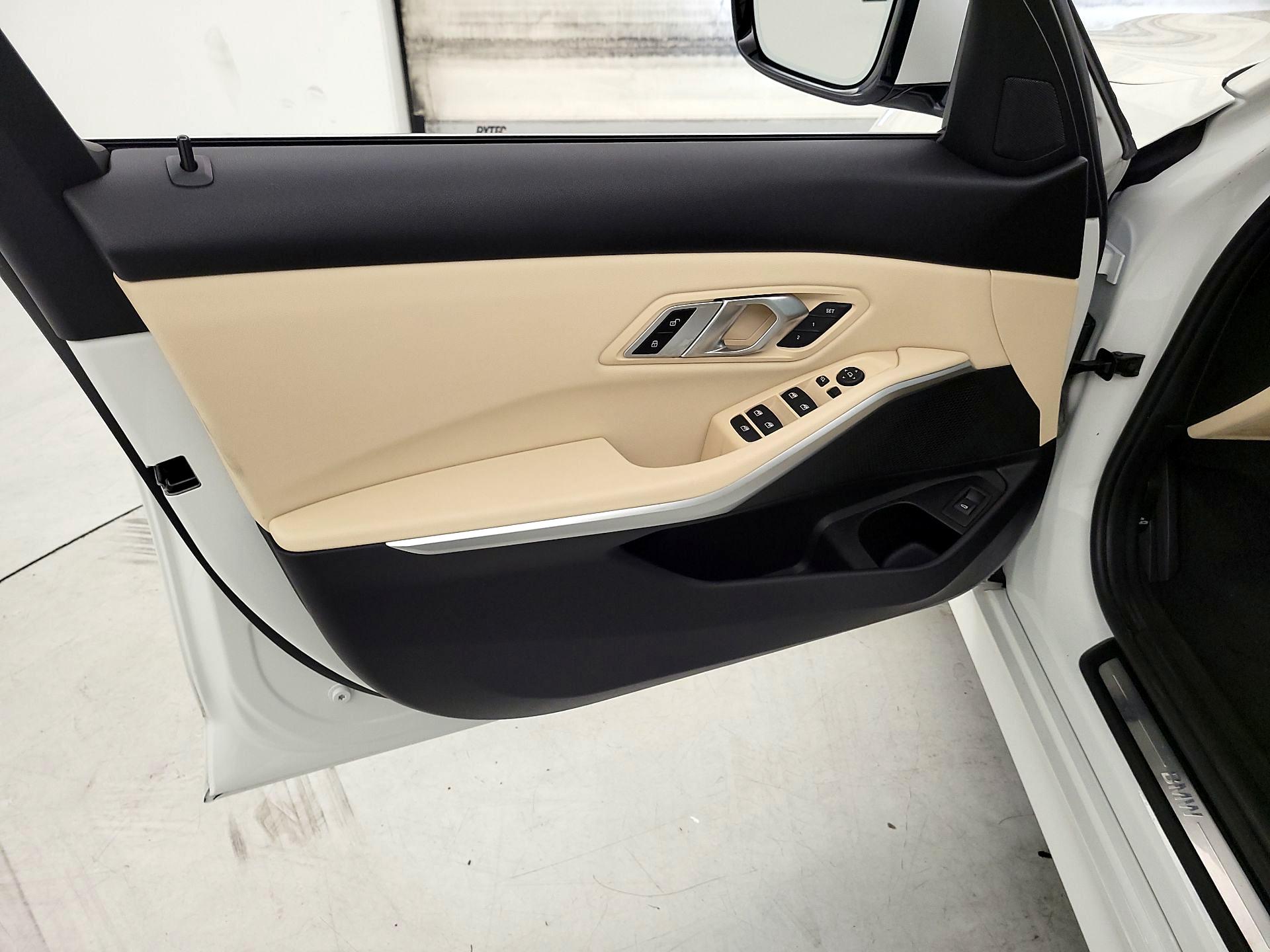 Thumbnail: 2020 BMW 3 Series - 12