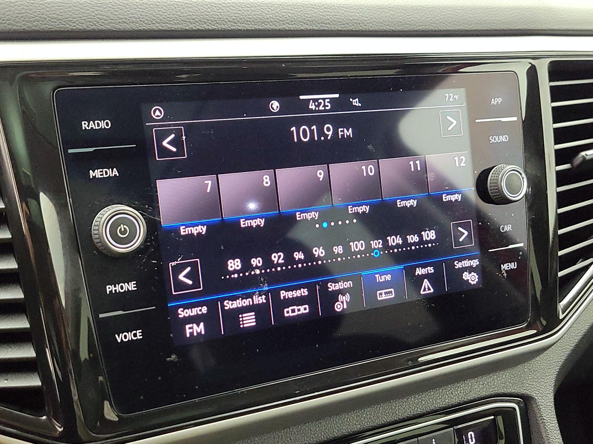 Thumbnail: 2022 Volkswagen Atlas - 15