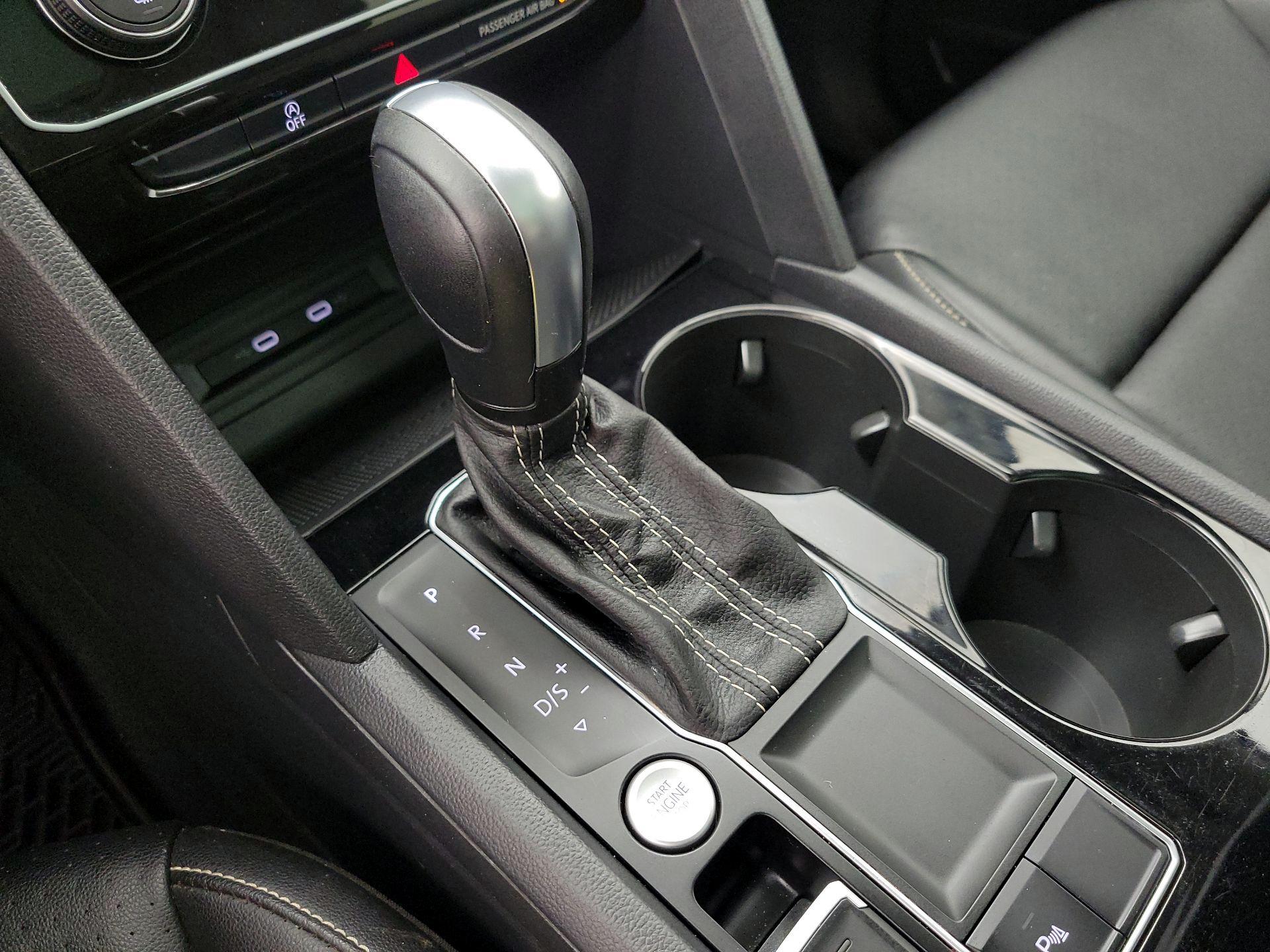 Thumbnail: 2022 Volkswagen Atlas - 17