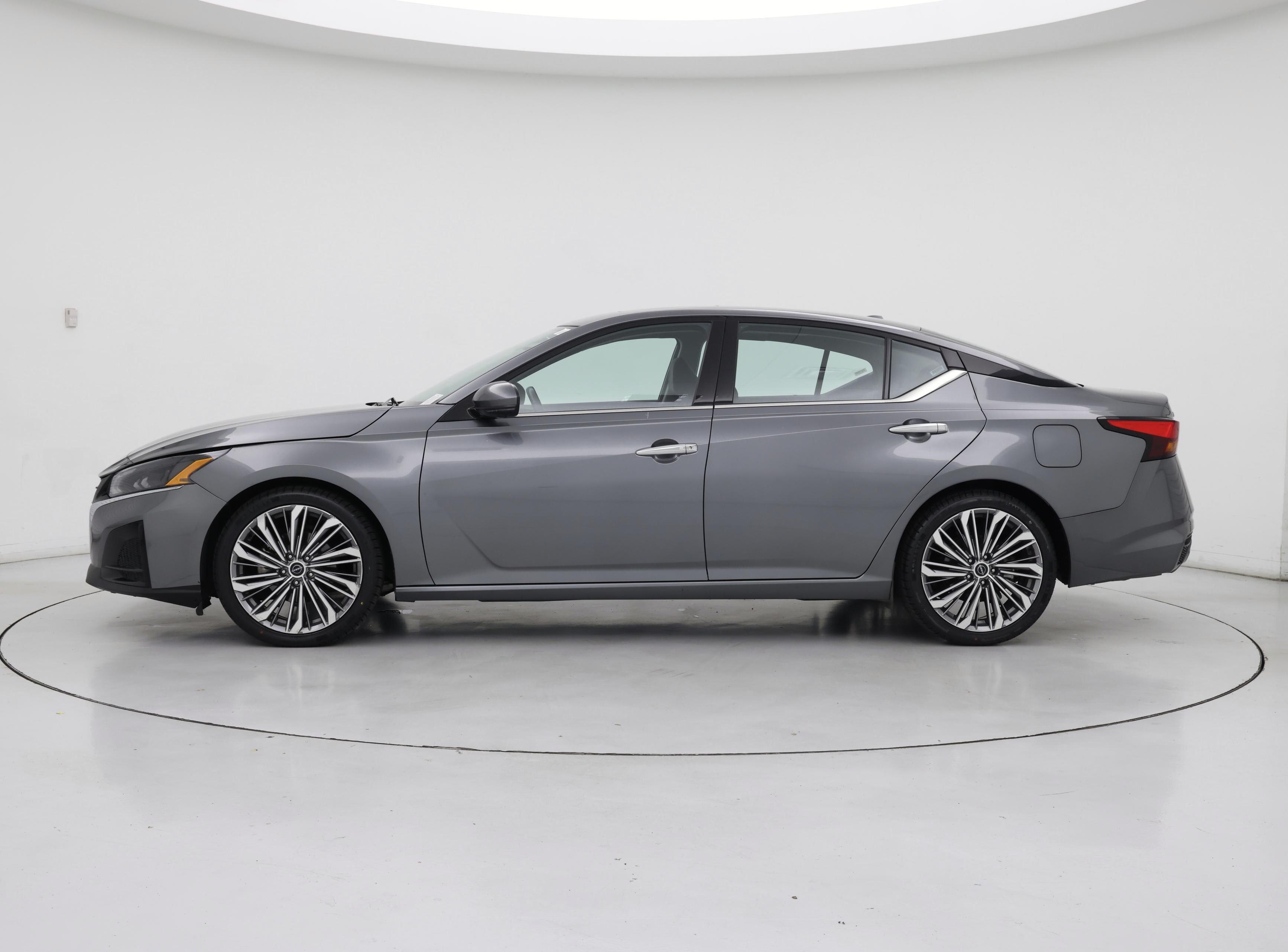 Thumbnail: 2023 Nissan Altima - 3