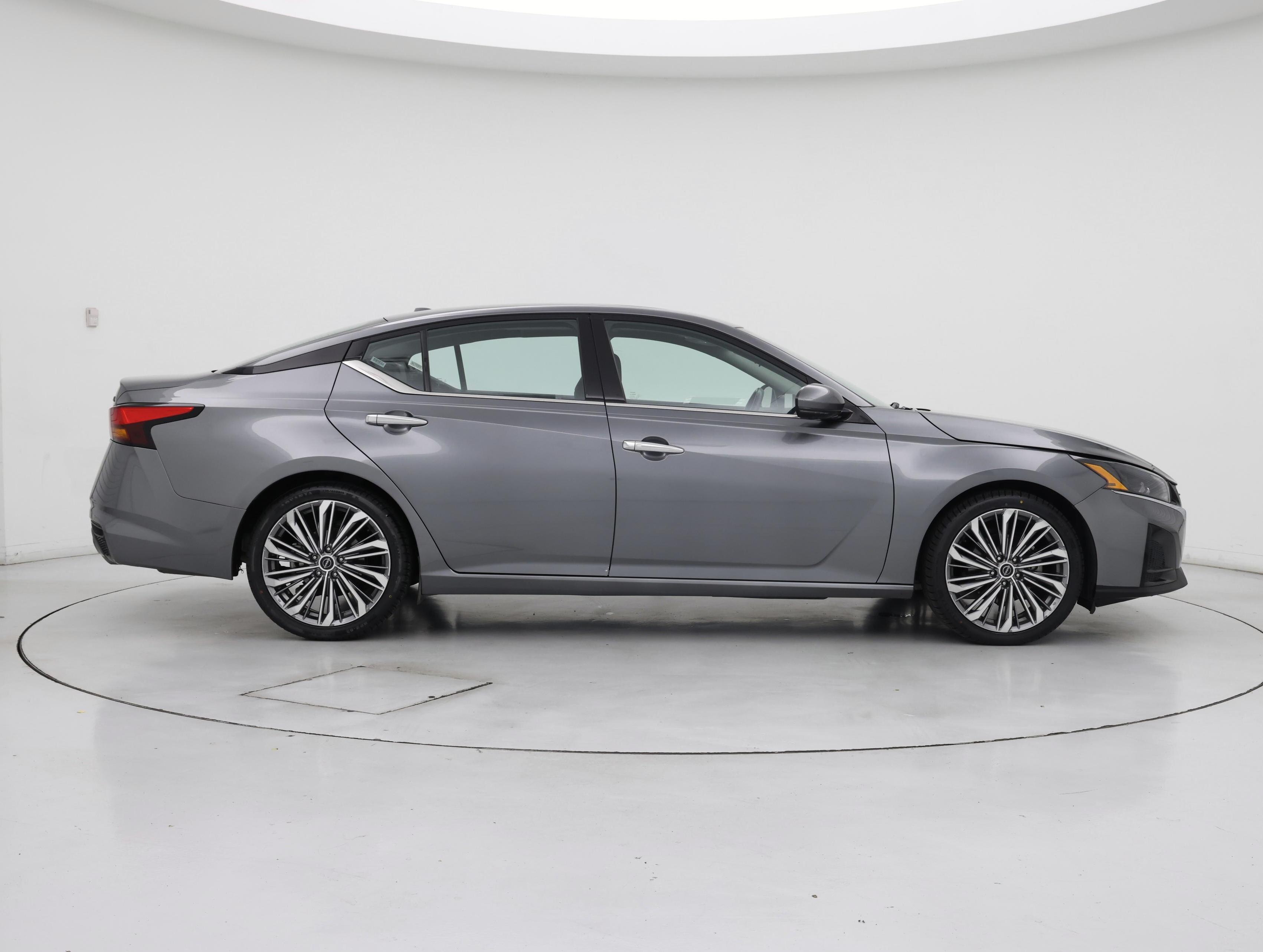 Thumbnail: 2023 Nissan Altima - 7