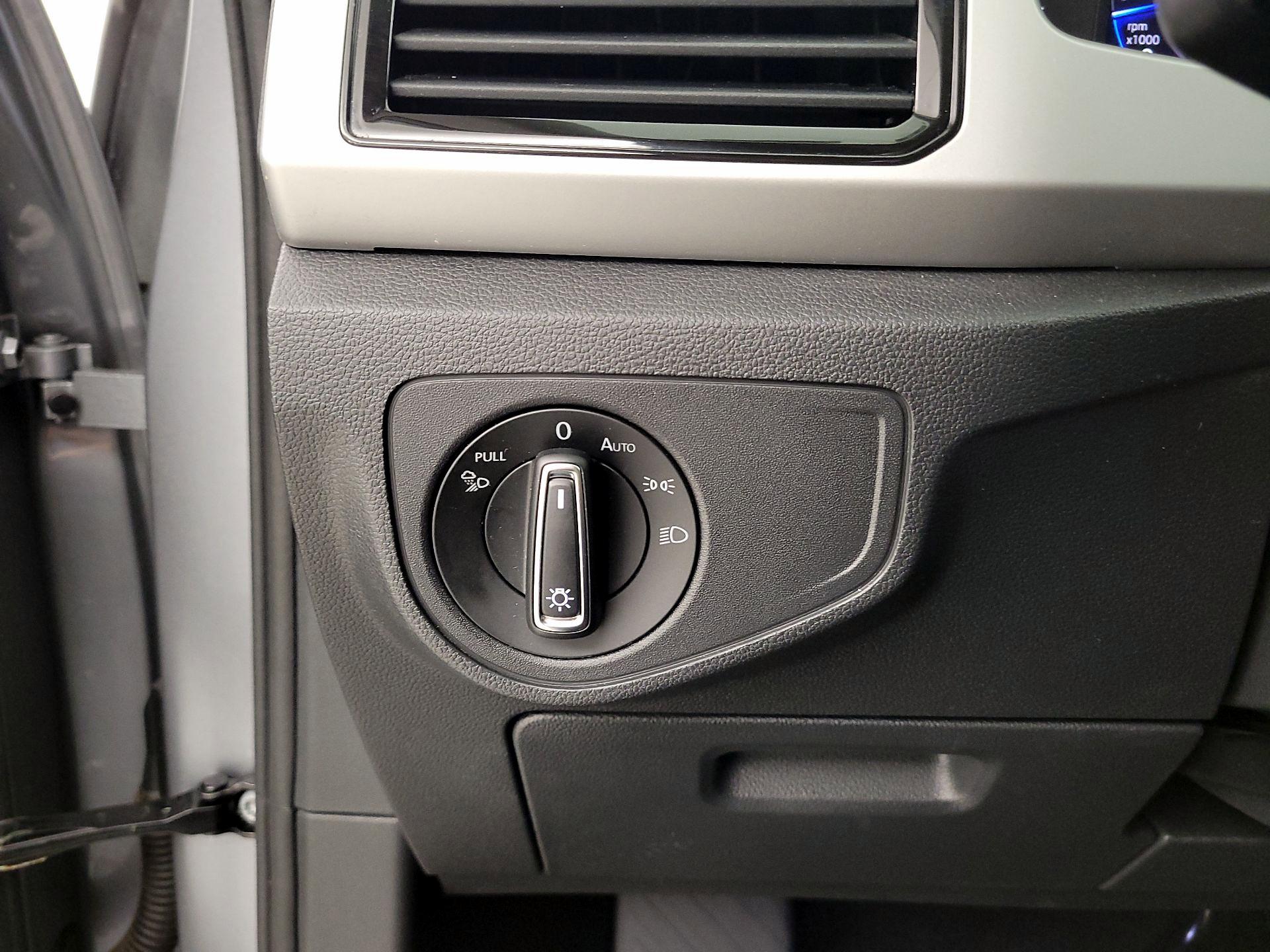 Thumbnail: 2022 Volkswagen Atlas - 13