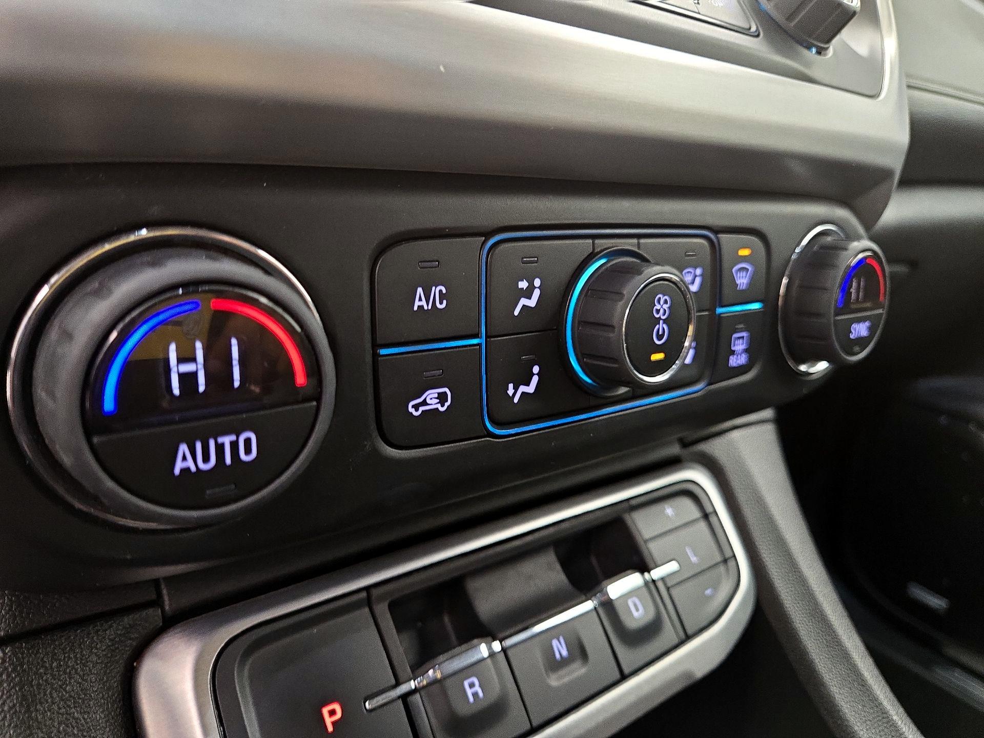 Thumbnail: 2023 GMC Acadia - 15