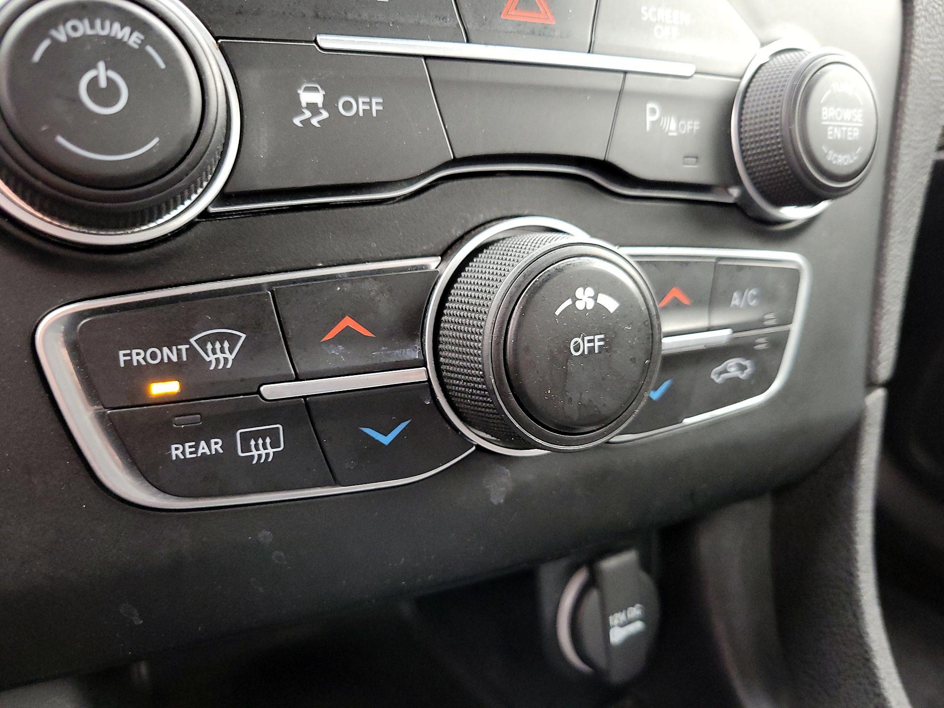 Thumbnail: 2022 Dodge Charger - 16