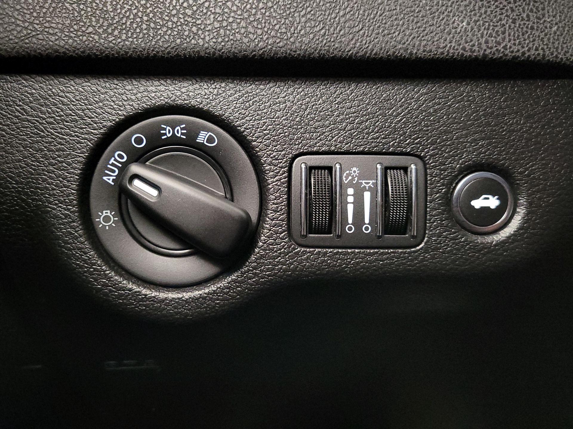 Thumbnail: 2022 Dodge Charger - 13