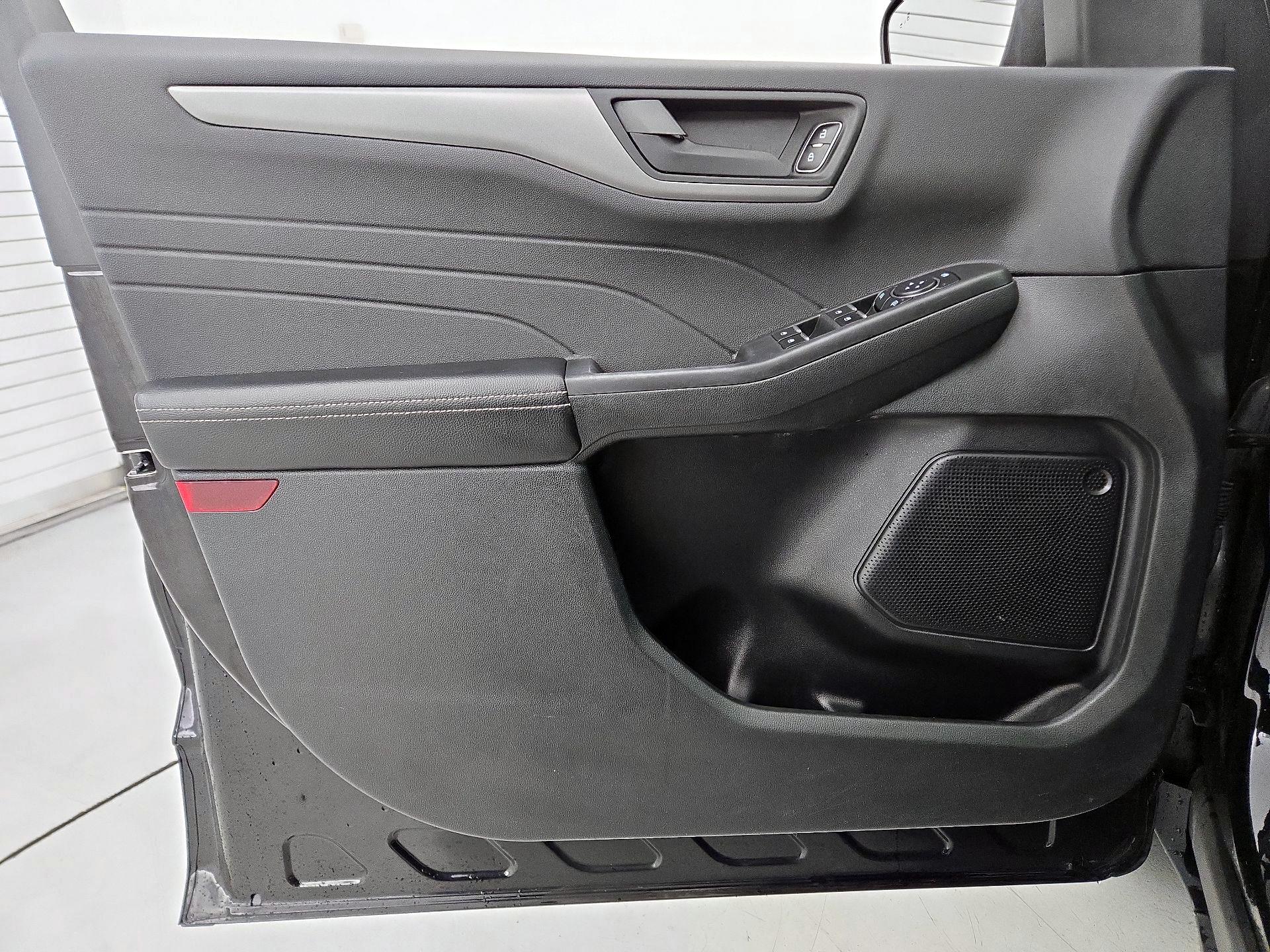 Thumbnail: 2023 Ford Escape - 12