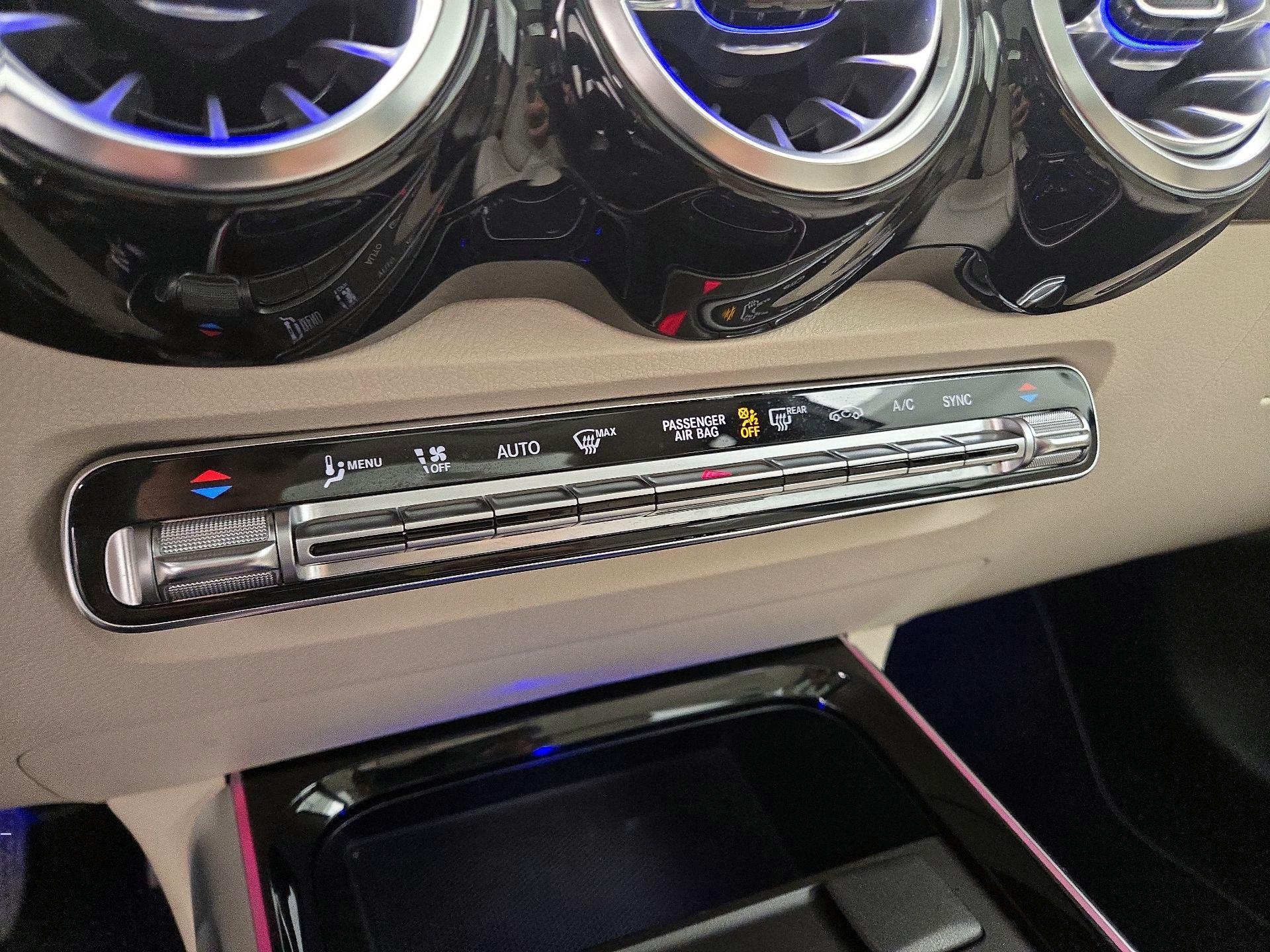 Thumbnail: 2022 Mercedes-Benz GLB - 16