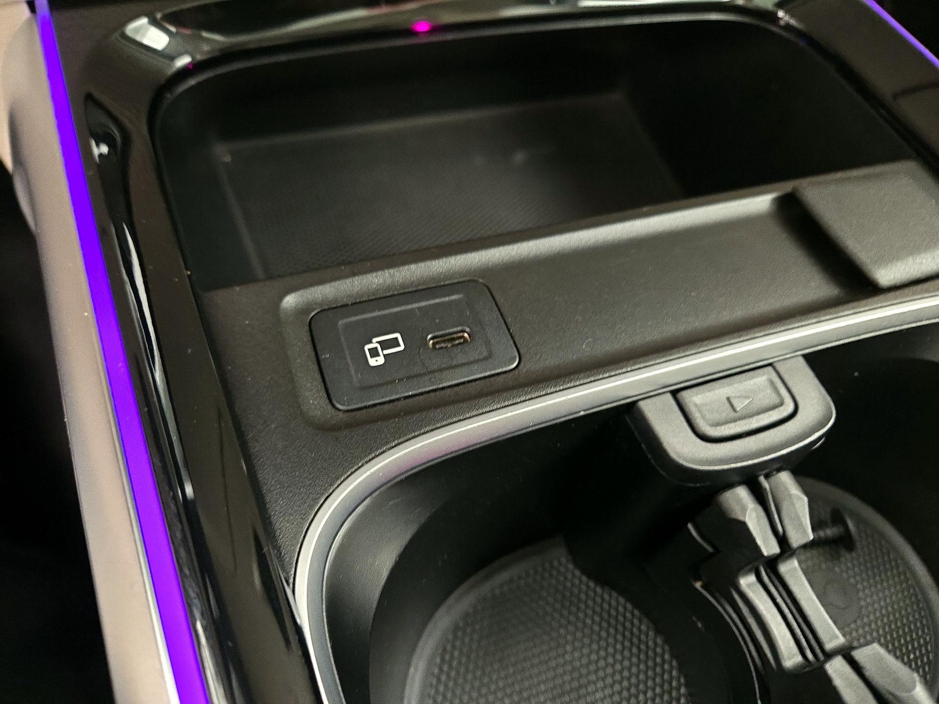 Thumbnail: 2022 Mercedes-Benz GLB - 18