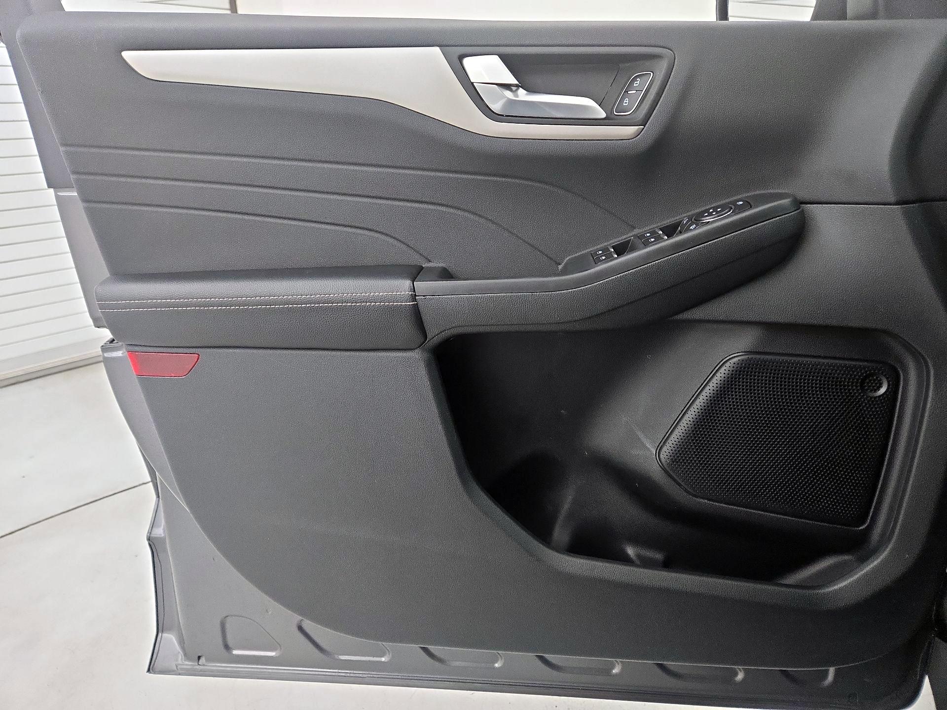 Thumbnail: 2022 Ford Escape - 12