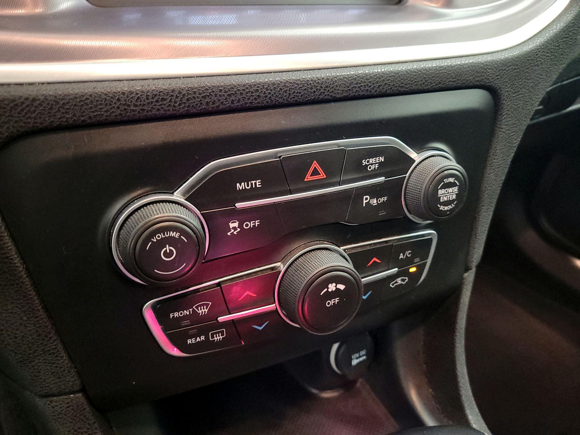 Thumbnail: 2022 Dodge Charger - 16