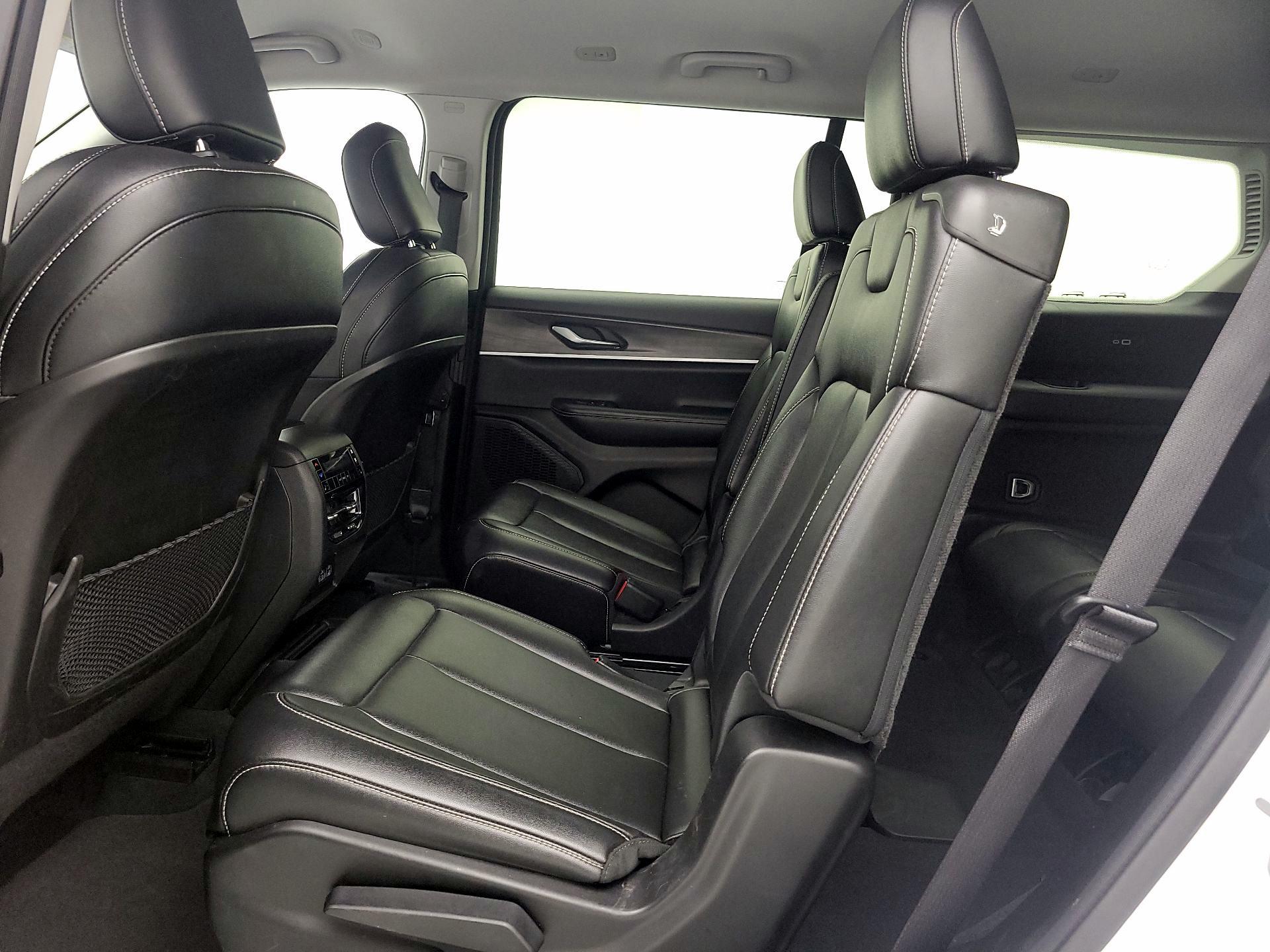 Thumbnail: 2023 Jeep Grand Cherokee L - 20