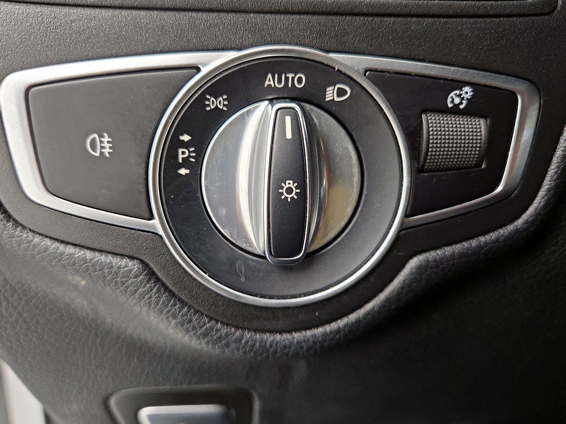 Thumbnail: 2020 Mercedes-Benz GLC - 13