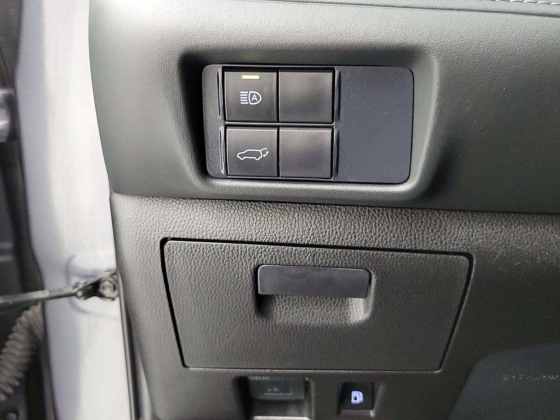 Thumbnail: 2021 Toyota Highlander - 13