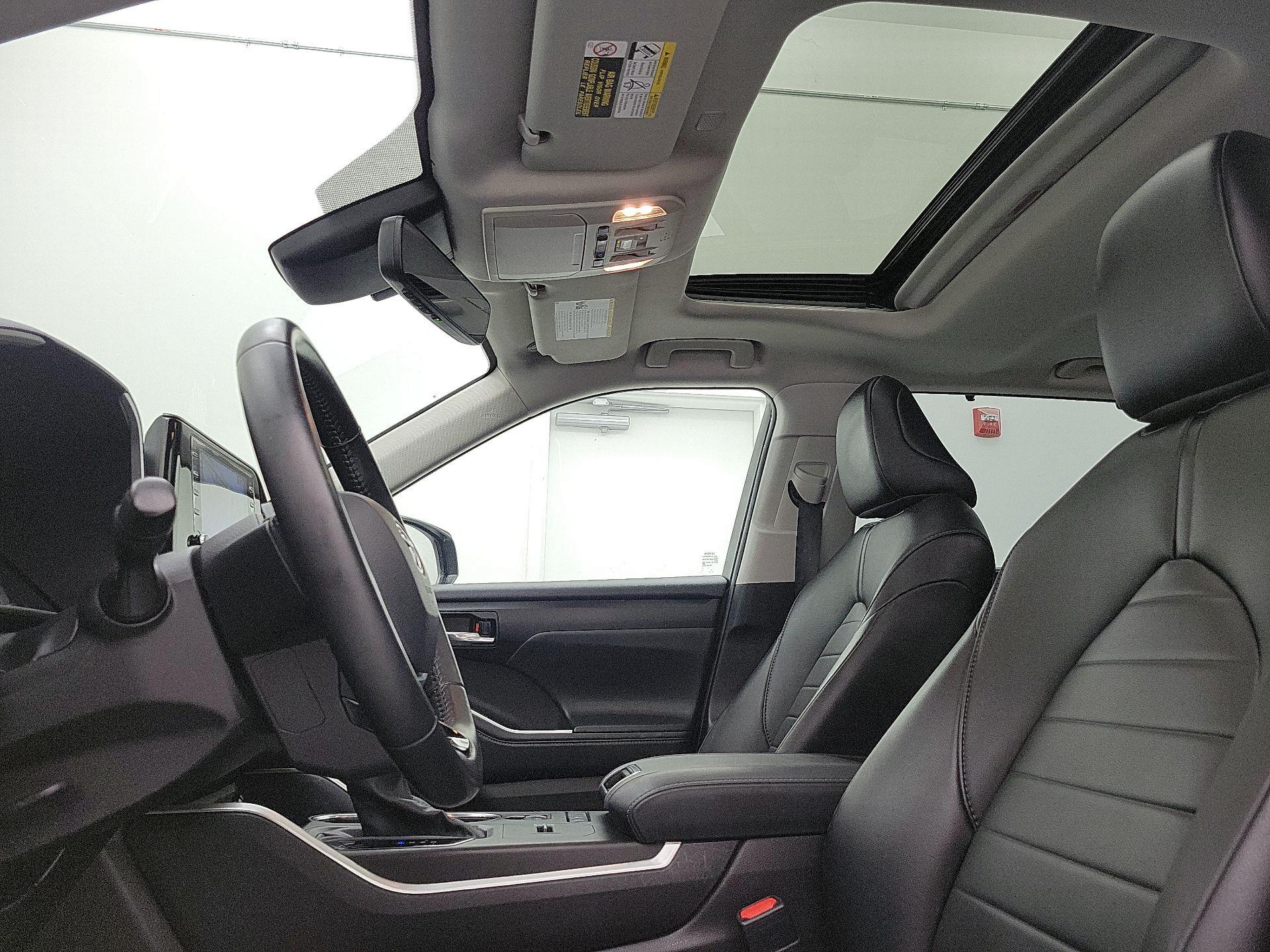 Thumbnail: 2021 Toyota Highlander - 20