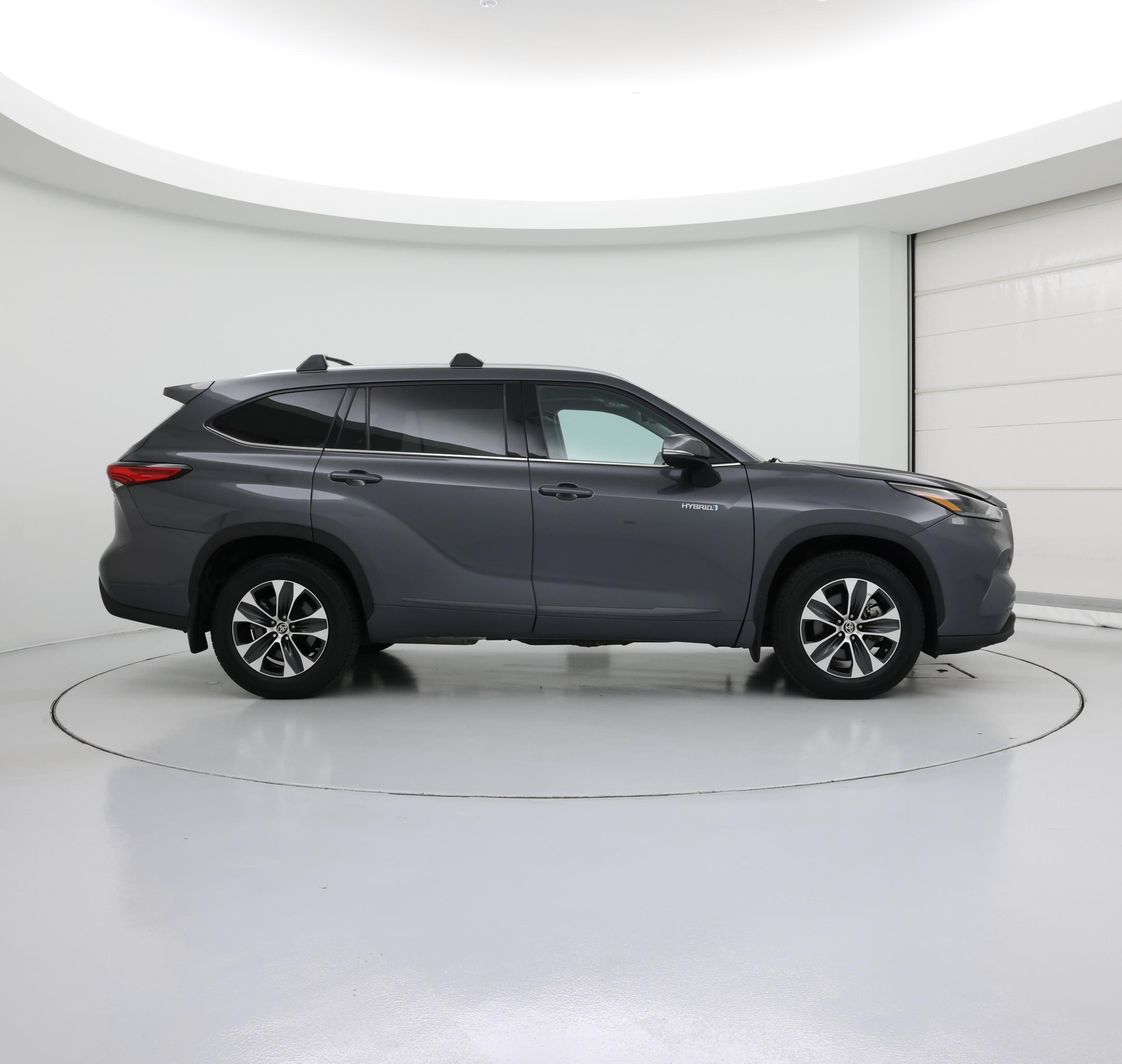 Thumbnail: 2021 Toyota Highlander - 7