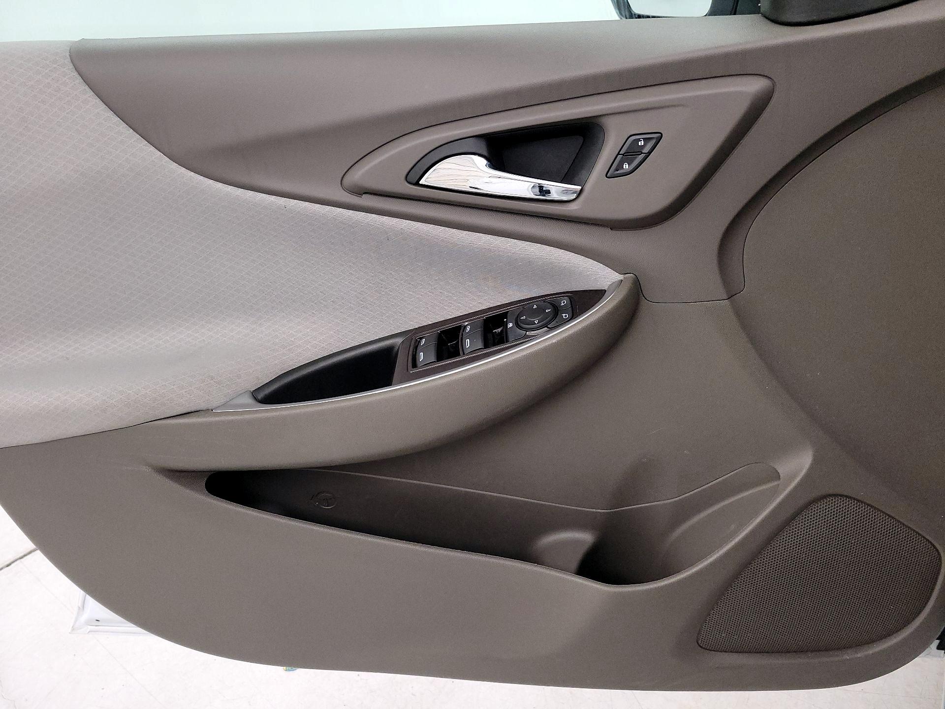 Thumbnail: 2023 Chevrolet Malibu - 12