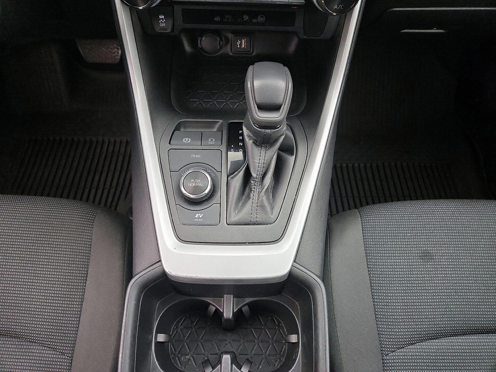 Thumbnail: 2023 Toyota RAV4 - 17