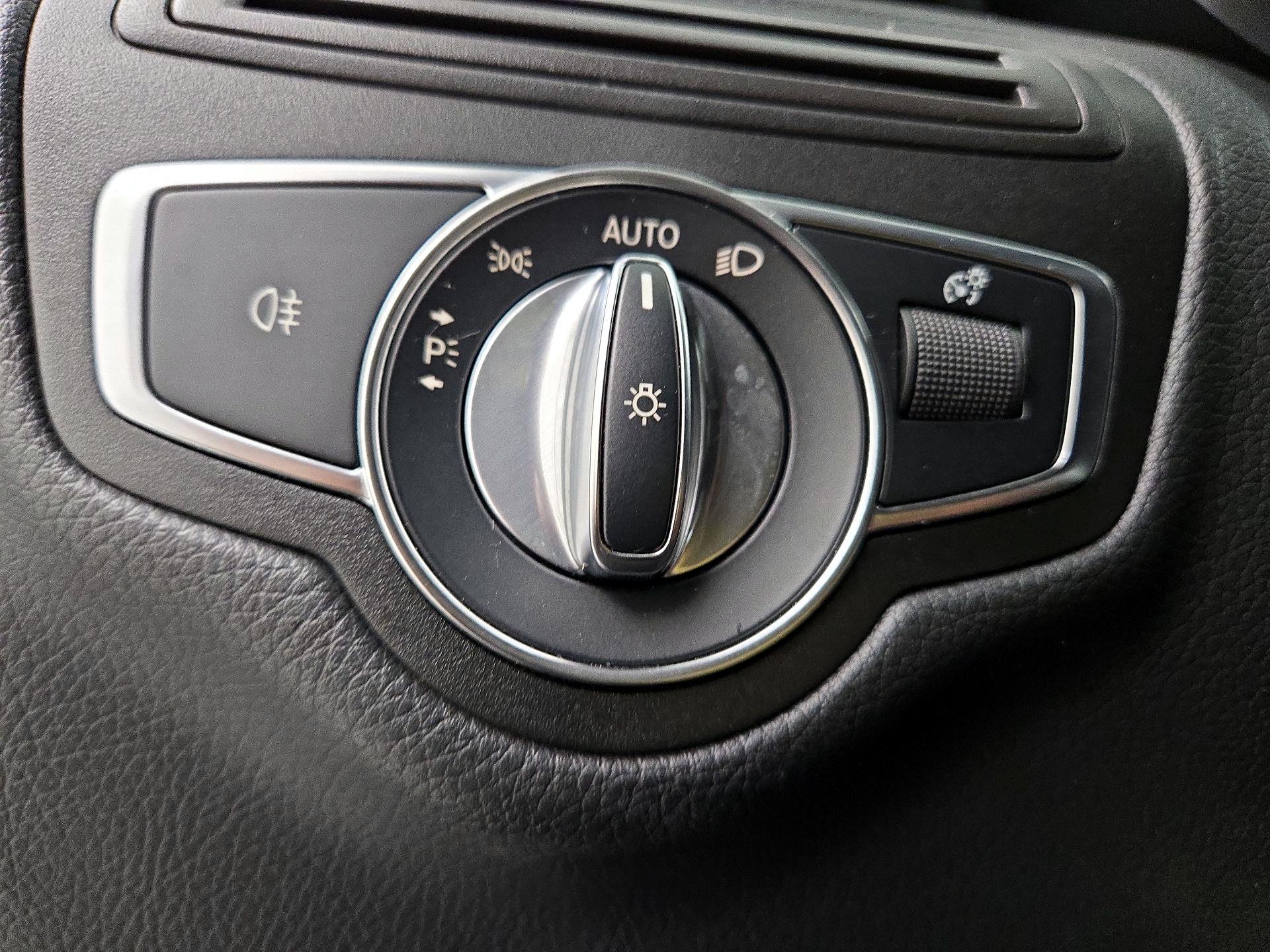 Thumbnail: 2021 Mercedes-Benz GLC - 13