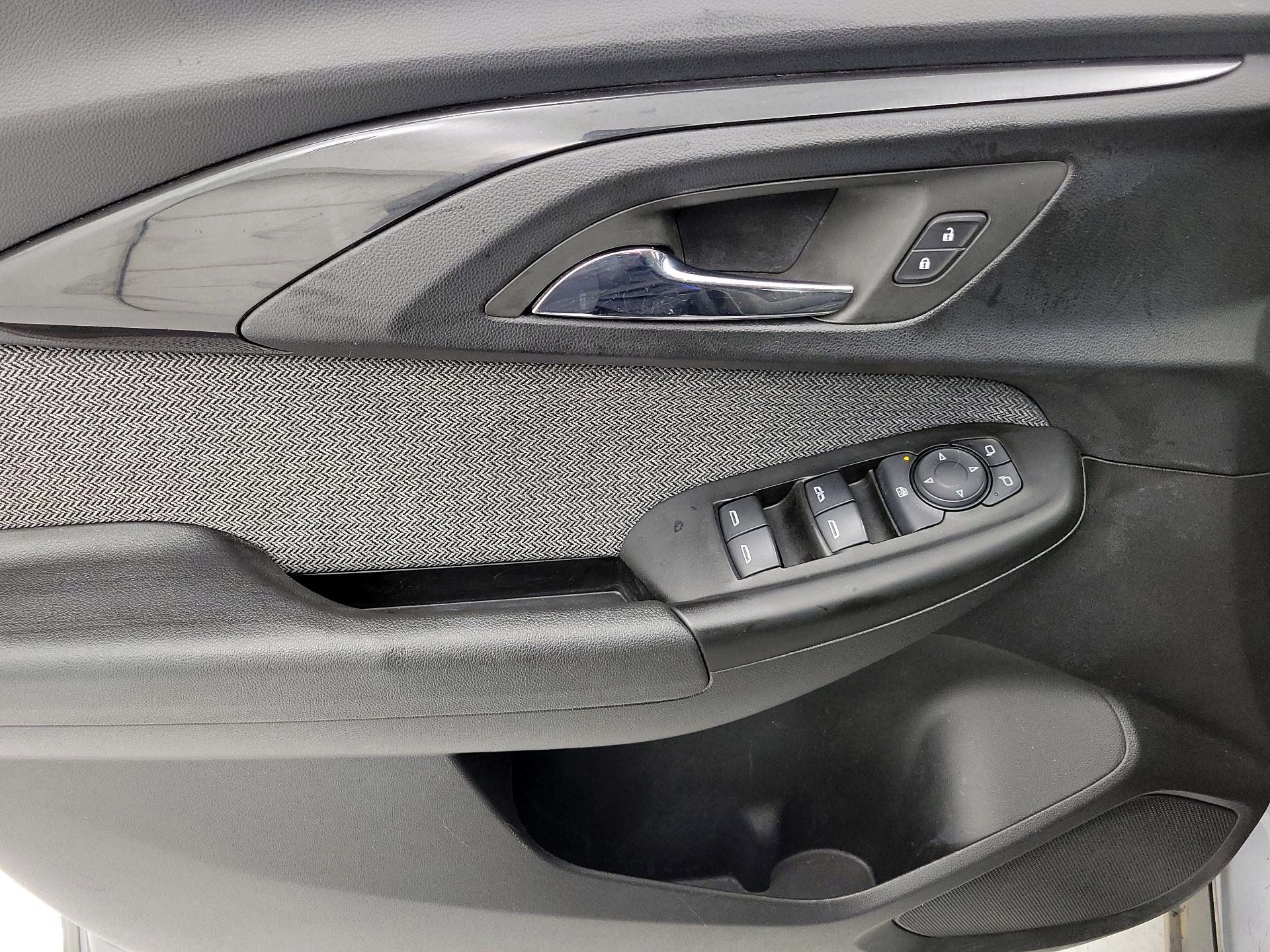 Thumbnail: 2023 Chevrolet TrailBlazer - 12