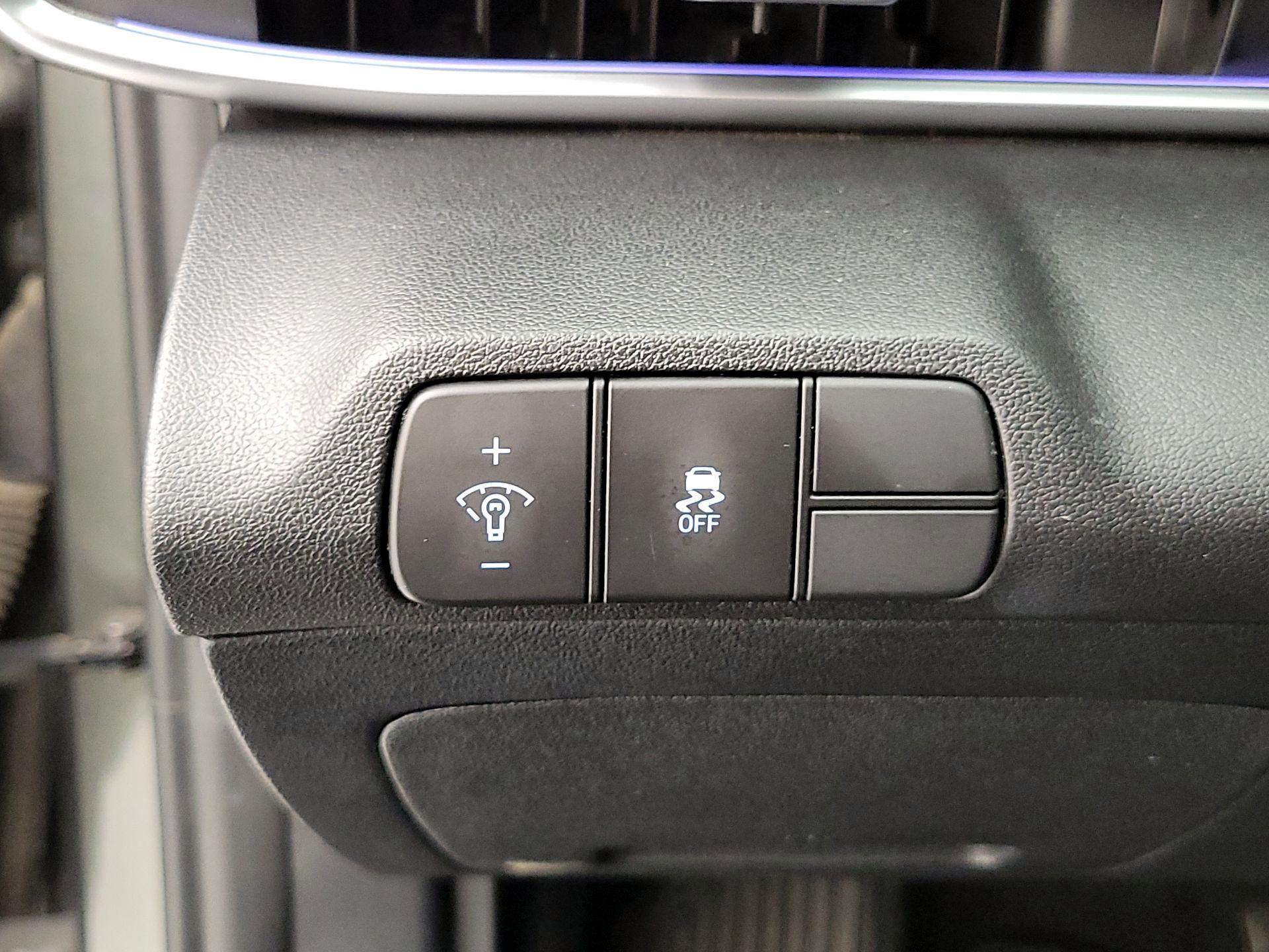 Thumbnail: 2024 Hyundai Elantra - 13