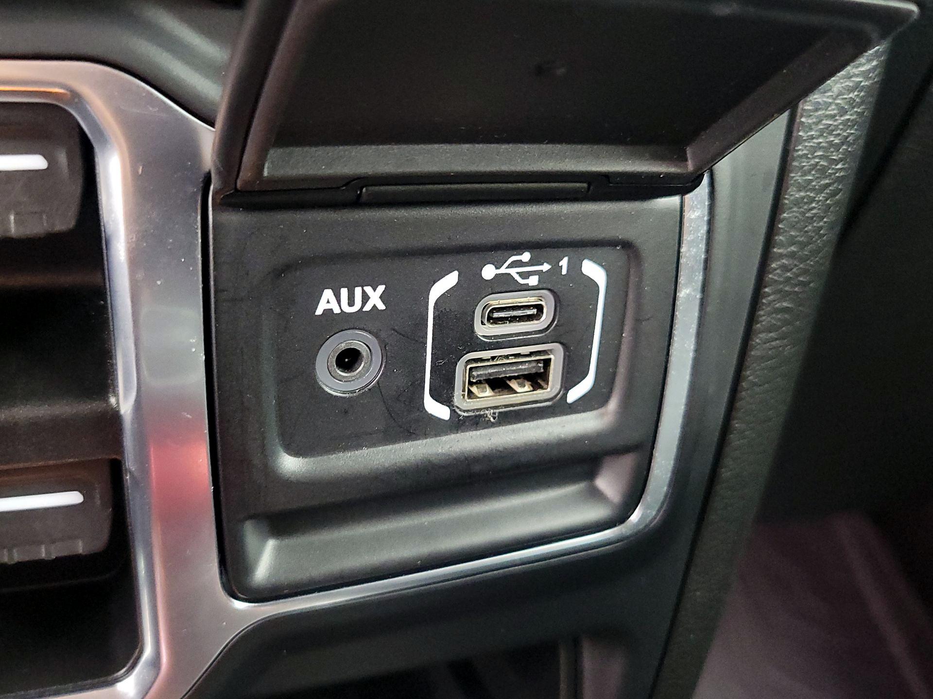 Thumbnail: 2021 Jeep Wrangler - 19