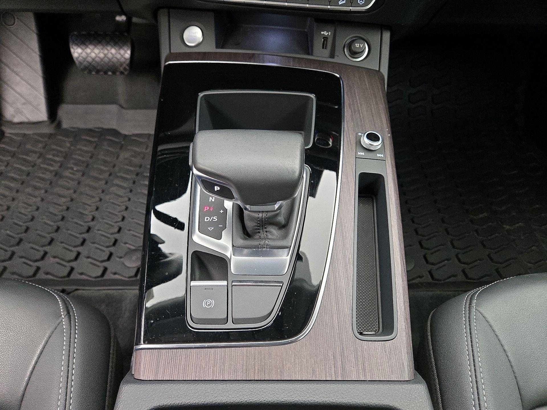 Thumbnail: 2023 Audi Q5 - 17