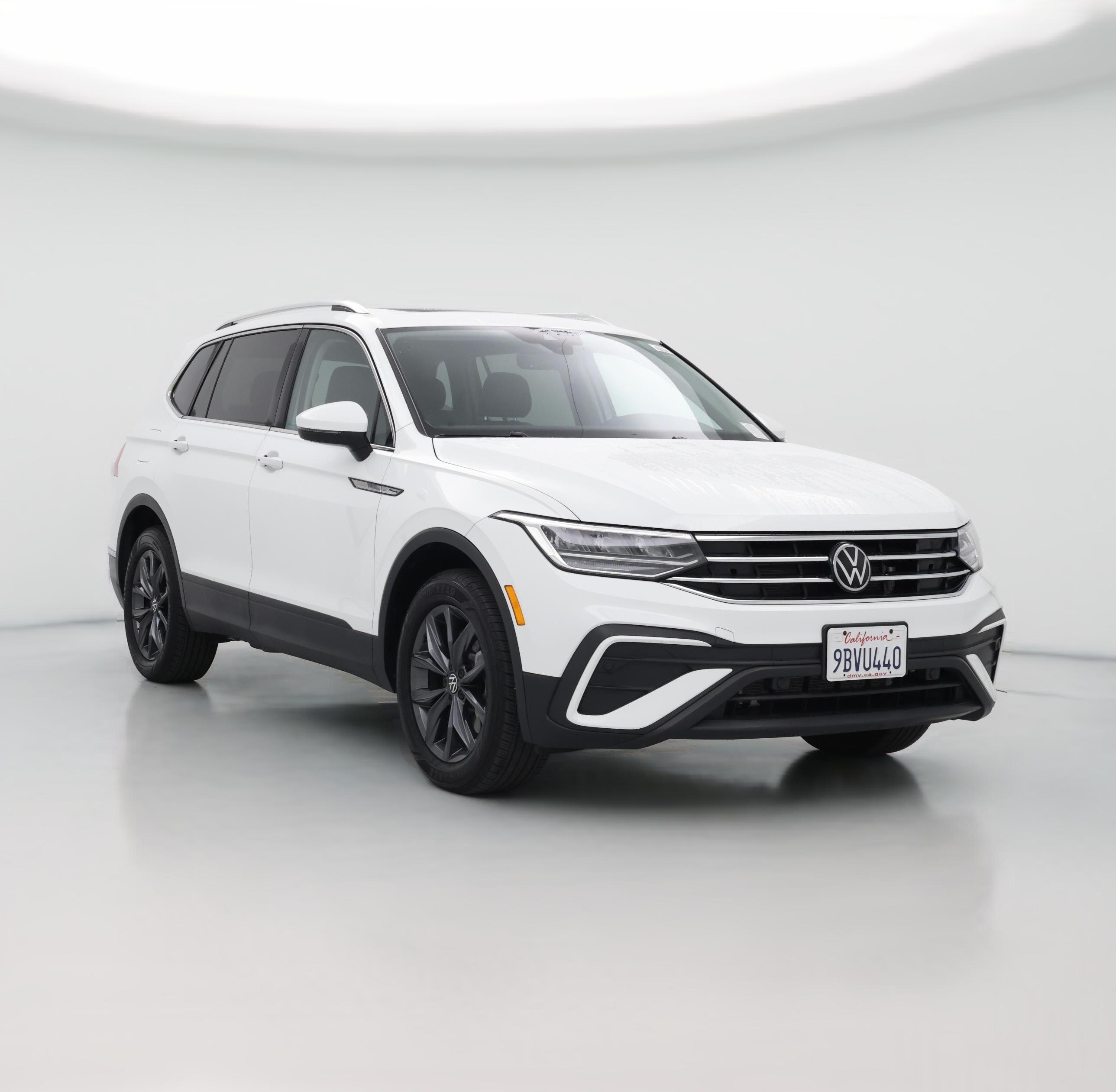 Thumbnail: 2022 Volkswagen Tiguan - 1