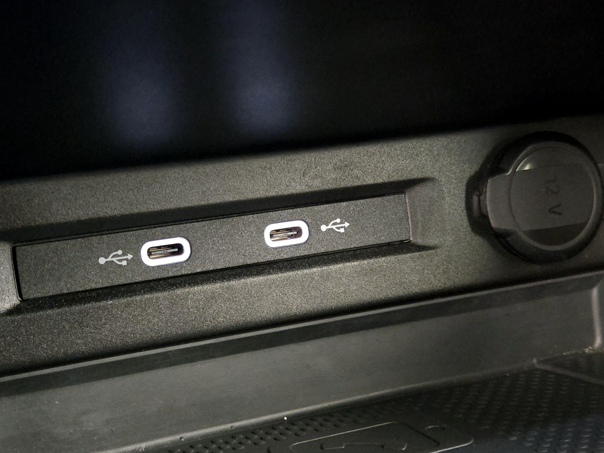 Thumbnail: 2022 Volkswagen Tiguan - 18